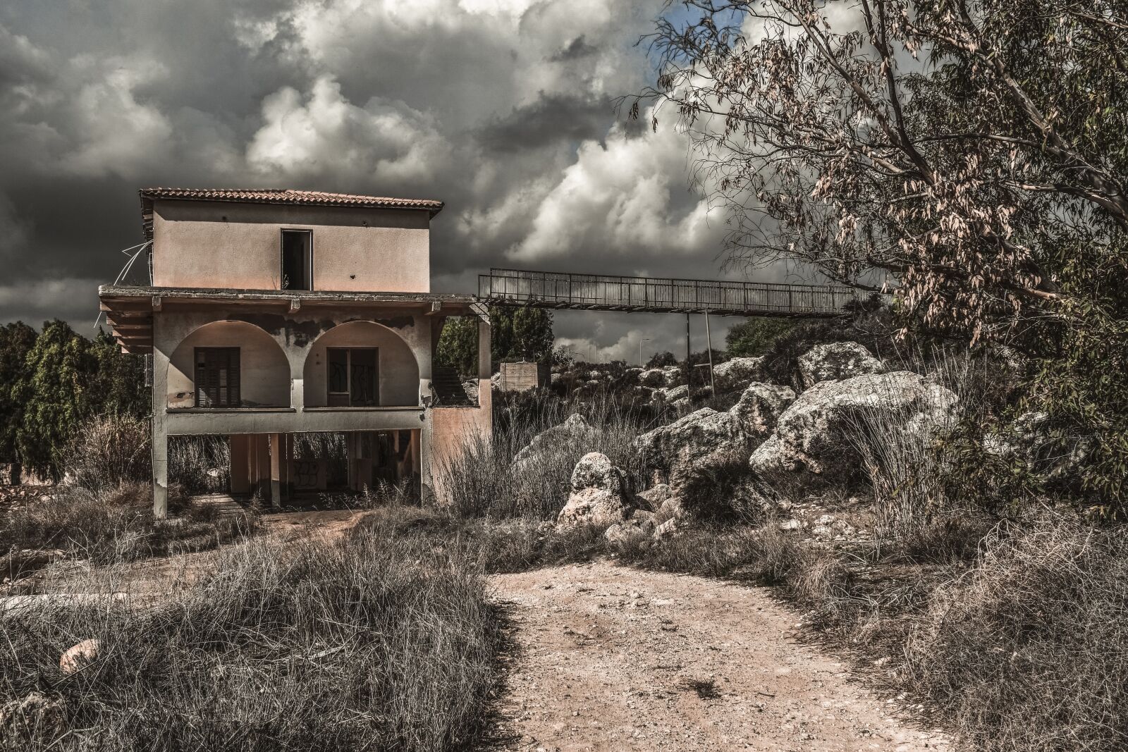 Nikon D3300 sample photo. House, destroyed, abandoned photography