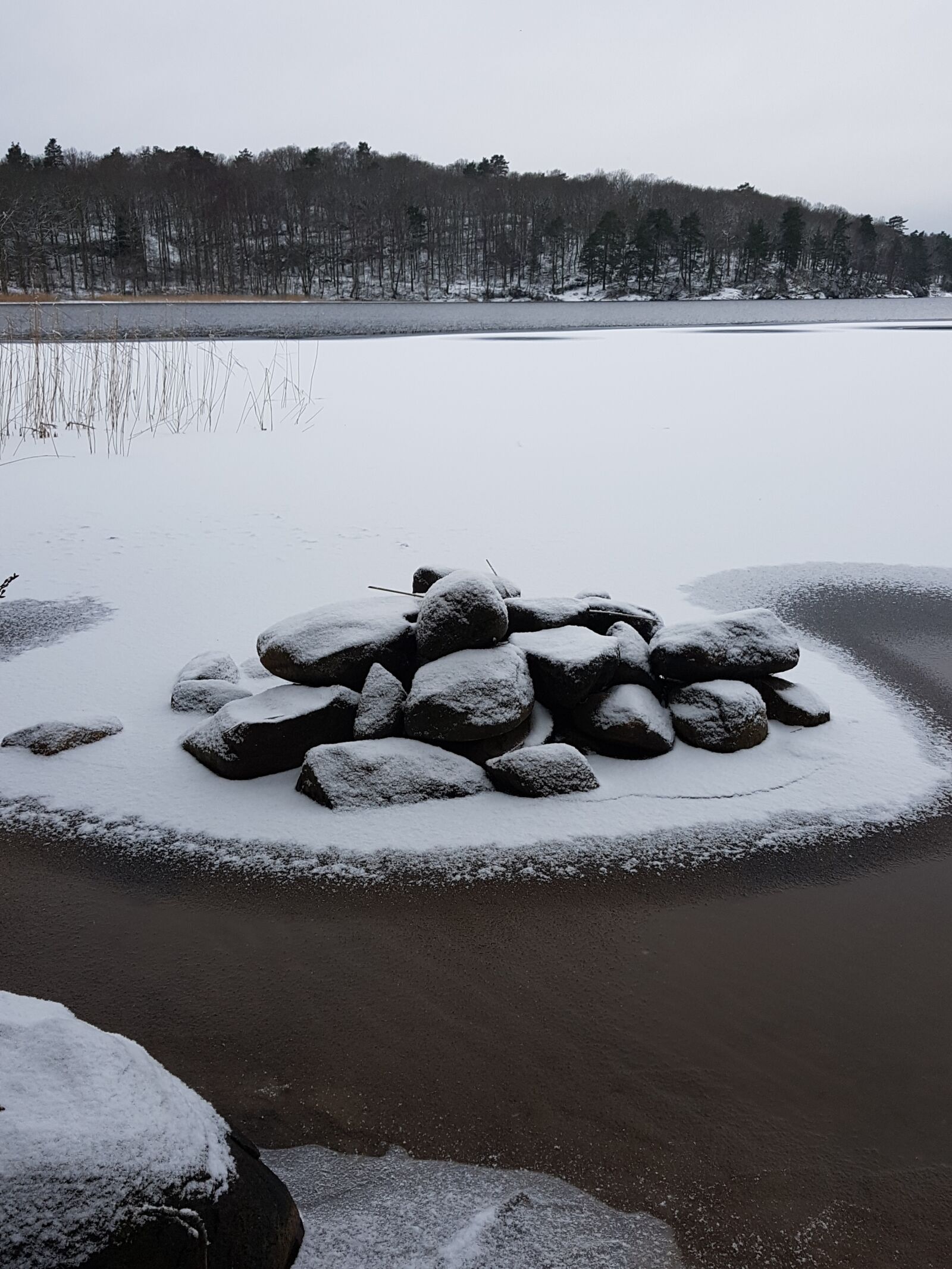 Samsung Galaxy S7 sample photo. Winter, lake, ice photography