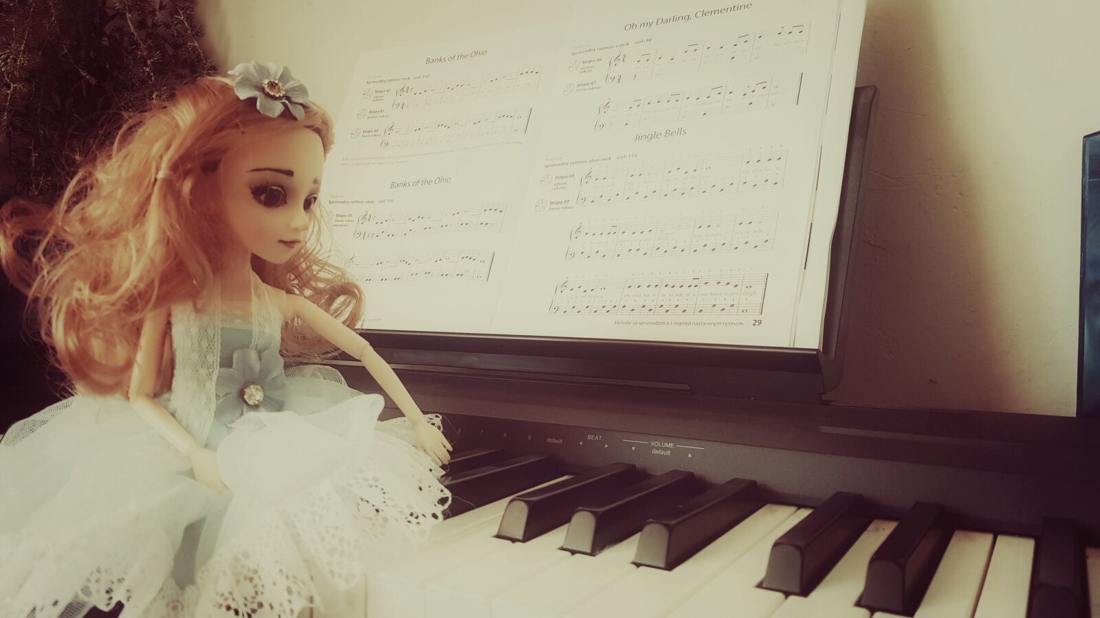 Samsung Galaxy S8 sample photo. Piano, doll, music photography