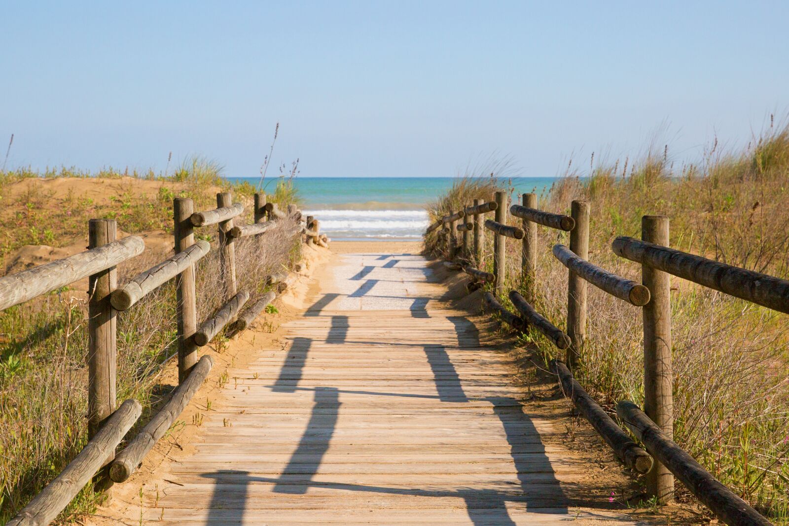 Canon EOS 5D Mark III sample photo. Away, beach, sand photography
