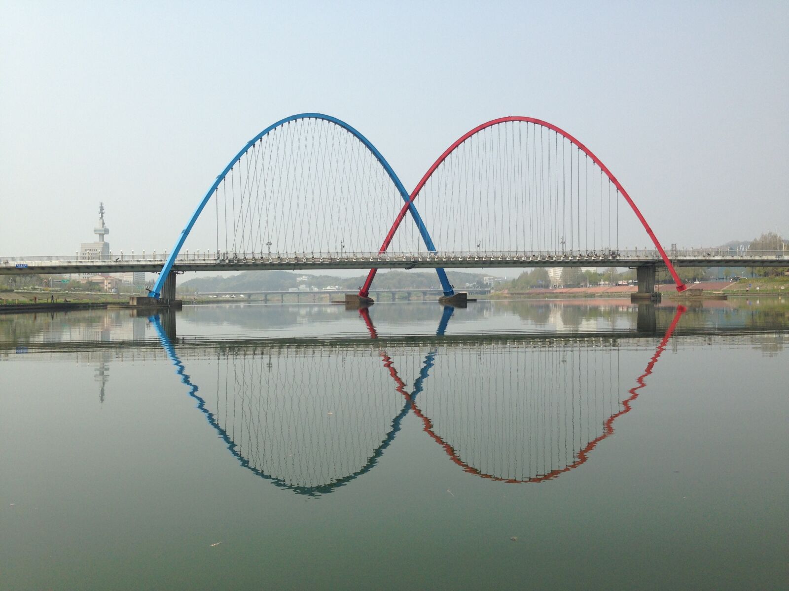 iPhone 5 back camera 4.12mm f/2.4 sample photo. Bridge, river, 대전 photography