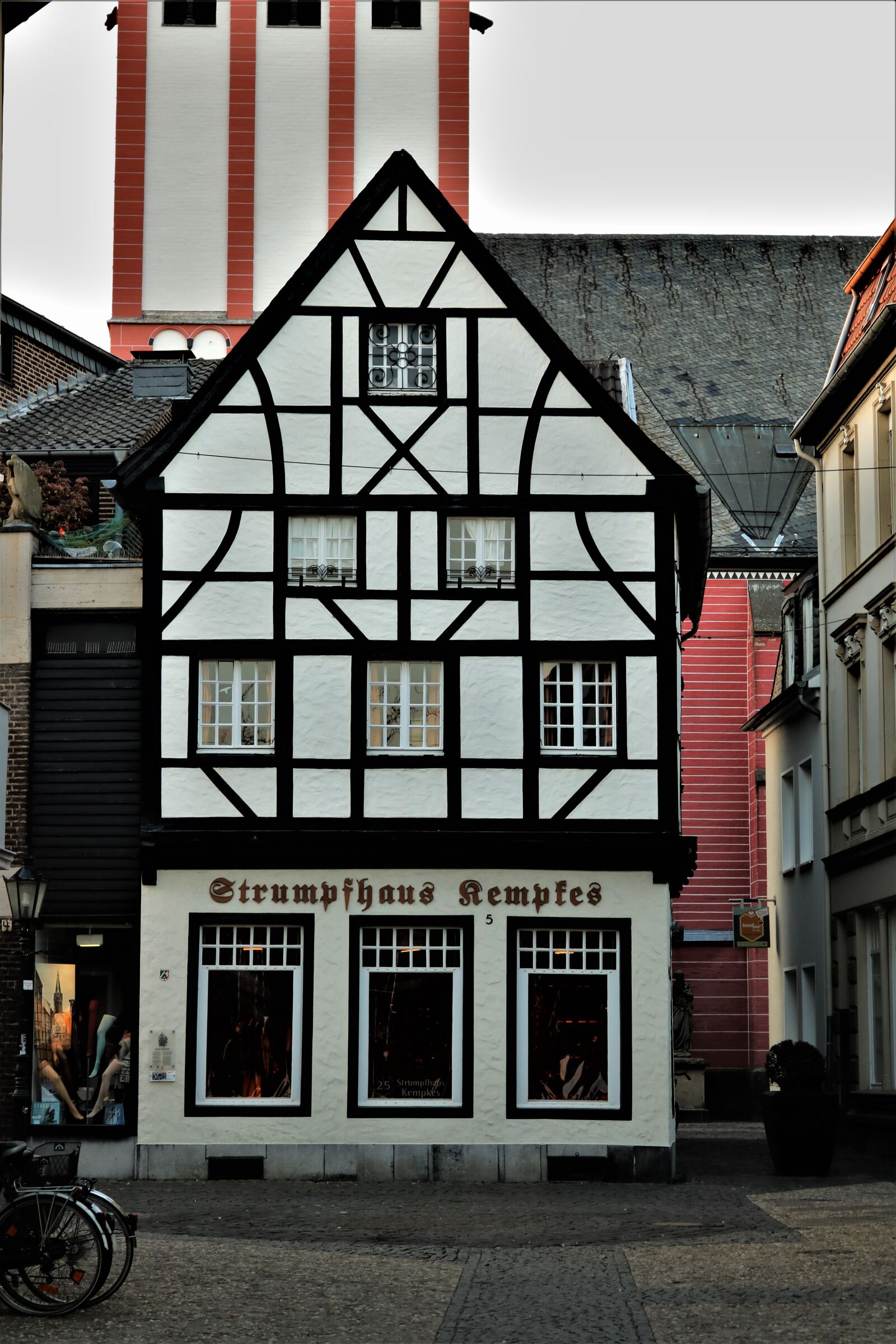 Canon EOS 750D (EOS Rebel T6i / EOS Kiss X8i) sample photo. Kempen, niederrhein, history photography