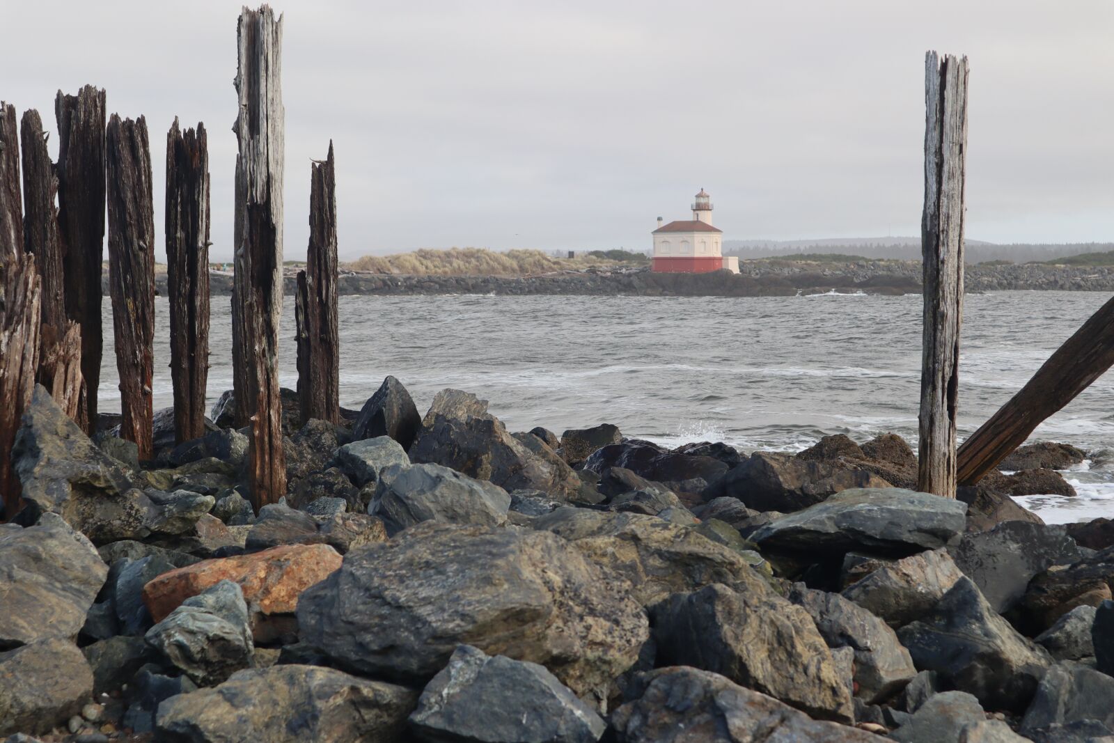 Canon EF-M 15-45mm F3.5-6.3 IS STM sample photo. Lighthouse, coquille river lighthouse photography