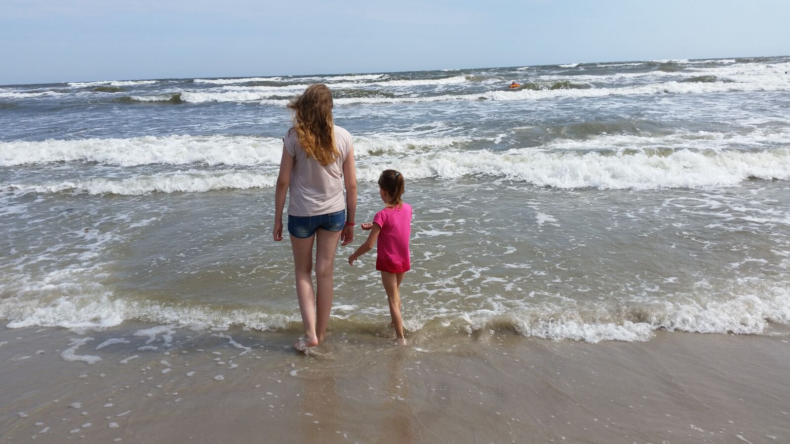 Samsung Galaxy S5 sample photo. Girl, beach, sea photography