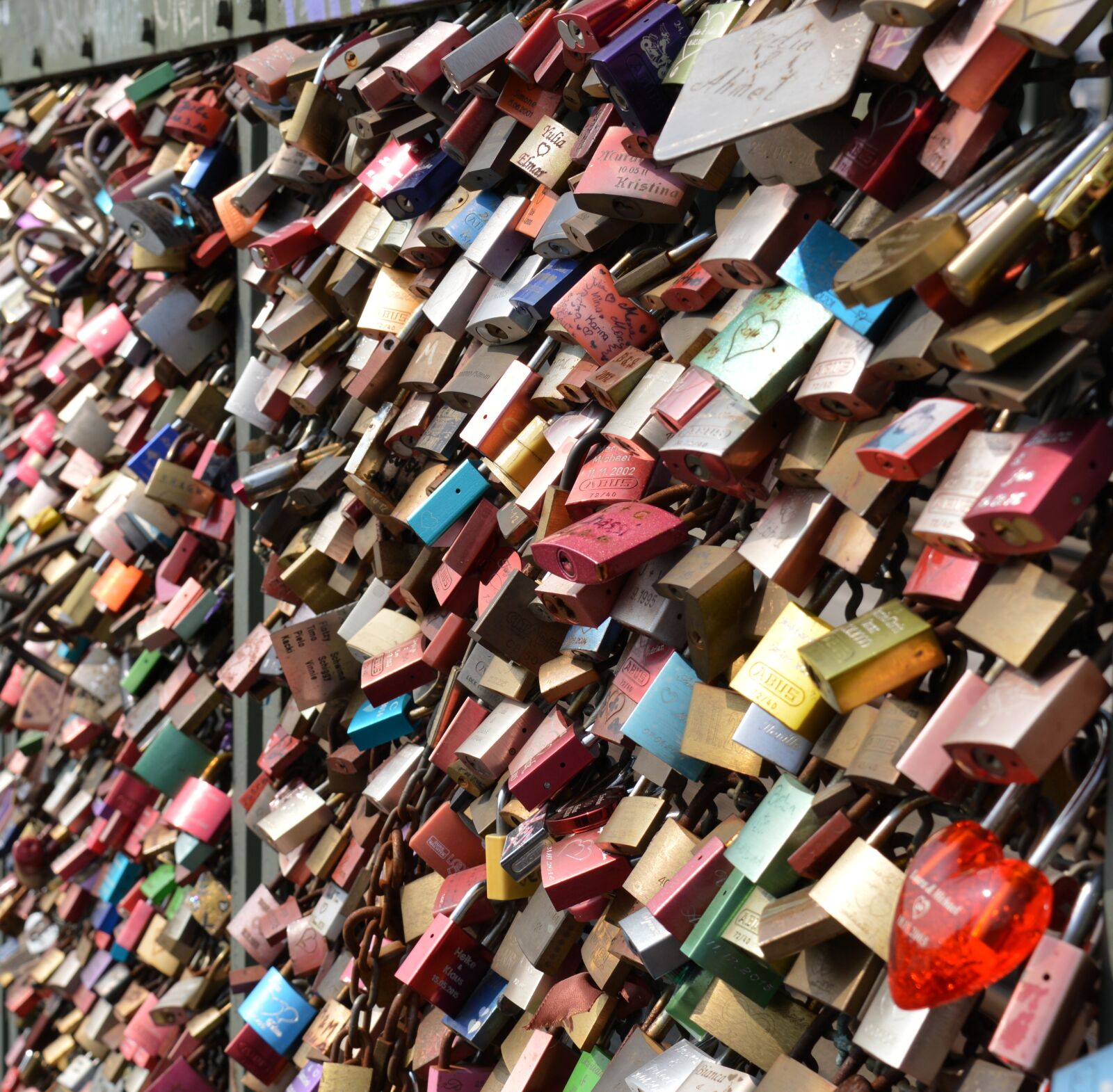 Nikon D3200 sample photo. Castle, padlock, padlocks photography