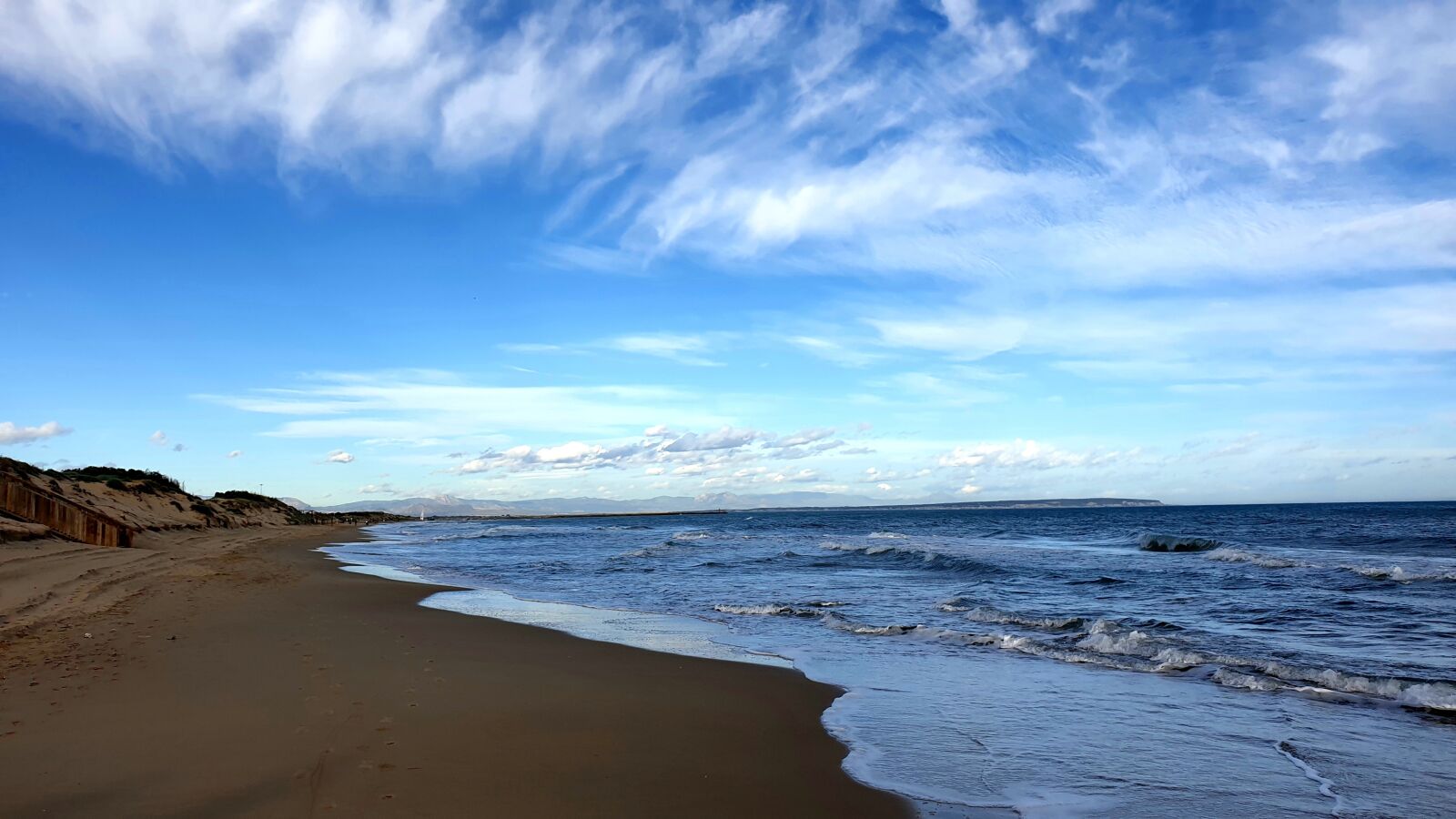 Samsung Galaxy S9+ sample photo. Beach, sand, sea photography