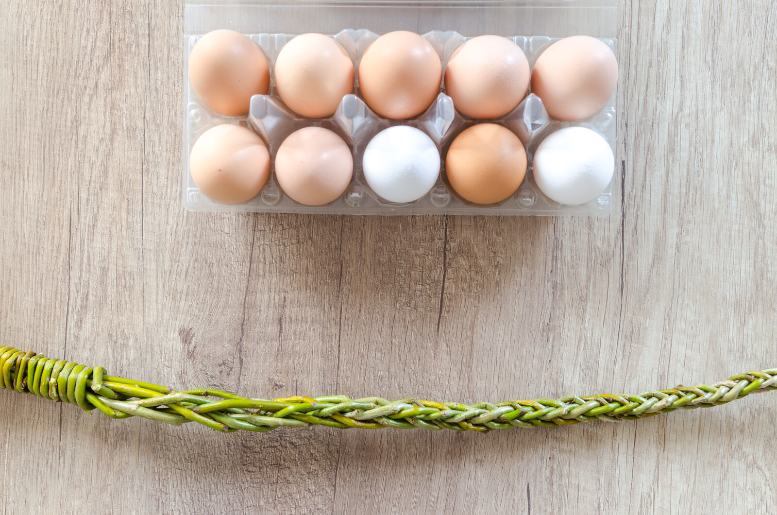 Nikon D5100 sample photo. Board, branches, eggs, handle photography