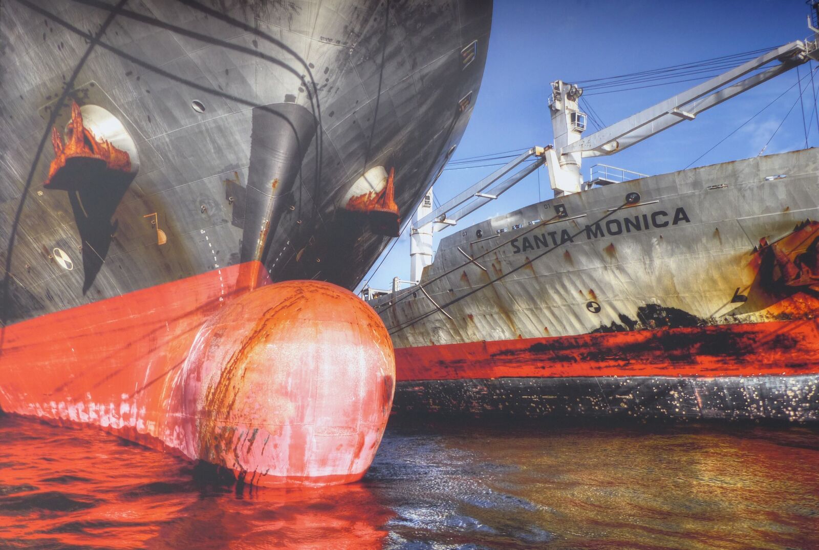 Panasonic Lumix DMC-FZ200 sample photo. Ships, port, motor ship photography