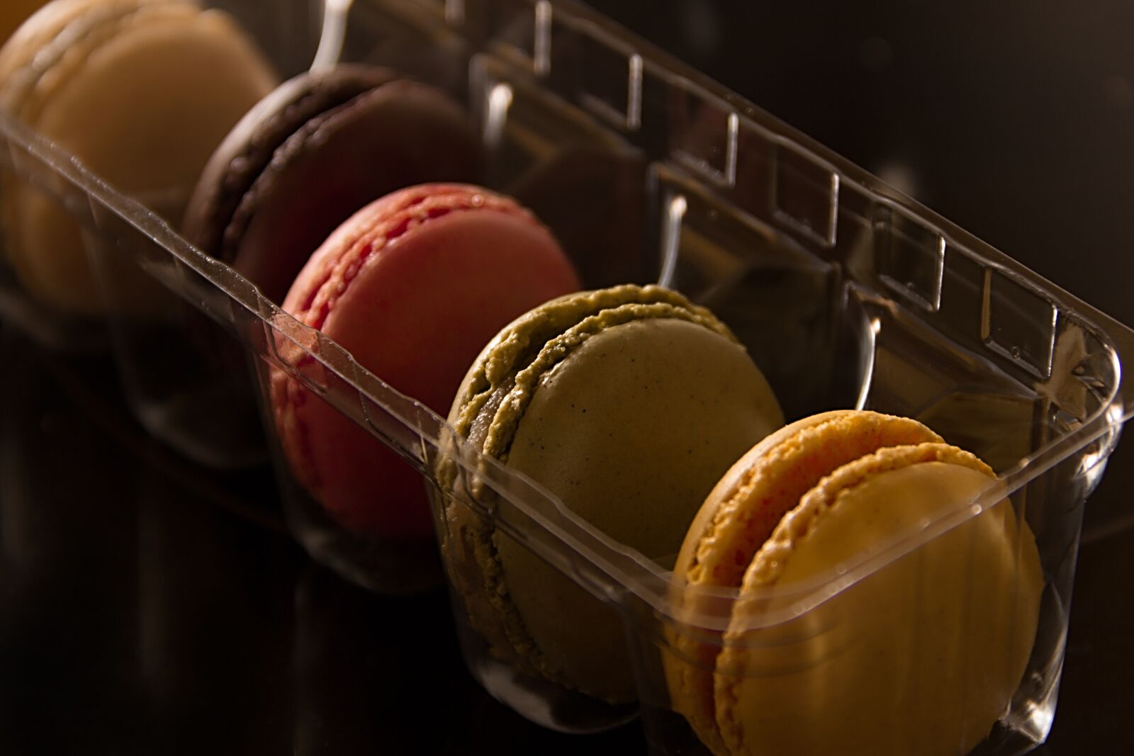 Canon EOS 600D (Rebel EOS T3i / EOS Kiss X5) sample photo. Macarons, cookies, still life photography