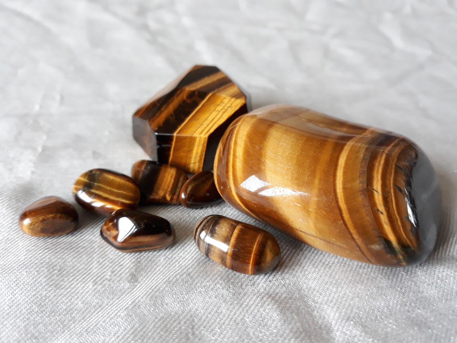 Samsung Galaxy J5 sample photo. Tiger's eye, stone, gemstone photography