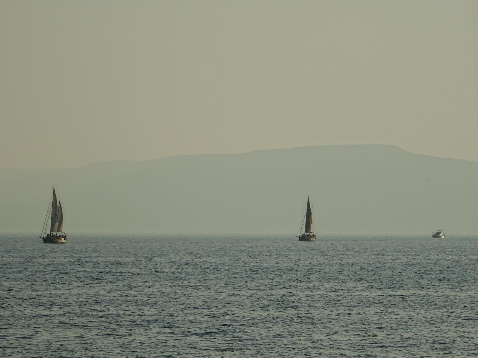 Sony DSC-HX60 sample photo. Sea, sailboat, adventure photography