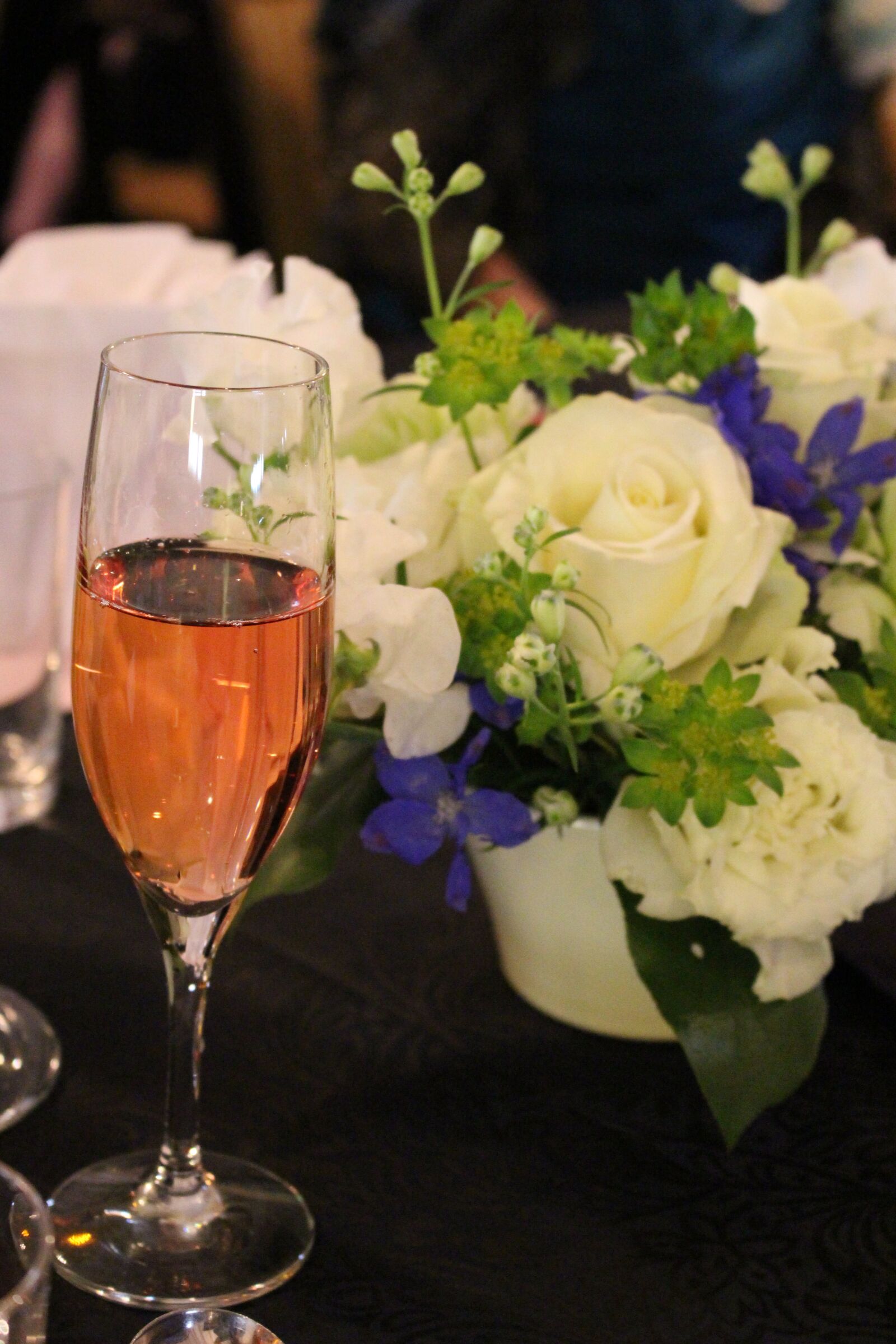 Canon EOS 100D (EOS Rebel SL1 / EOS Kiss X7) sample photo. Party, rose, champagne photography