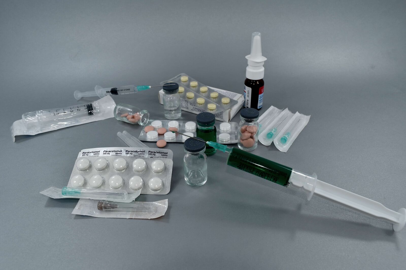 Nikon D5500 sample photo. Syringe, medicine, medicines, healthcare photography