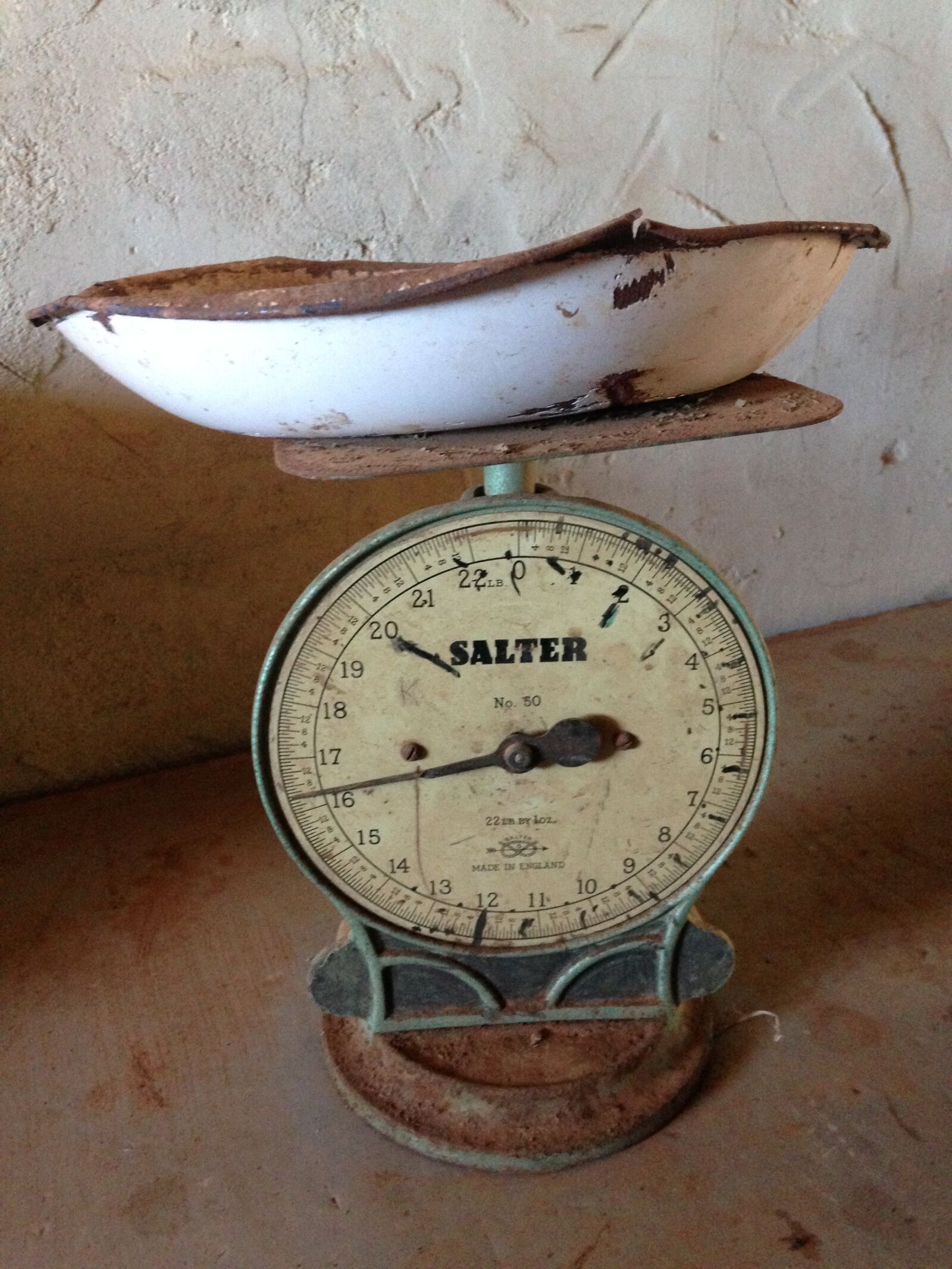 iPhone 5c back camera 4.12mm f/2.4 sample photo. Measure, old, rusty, scales photography