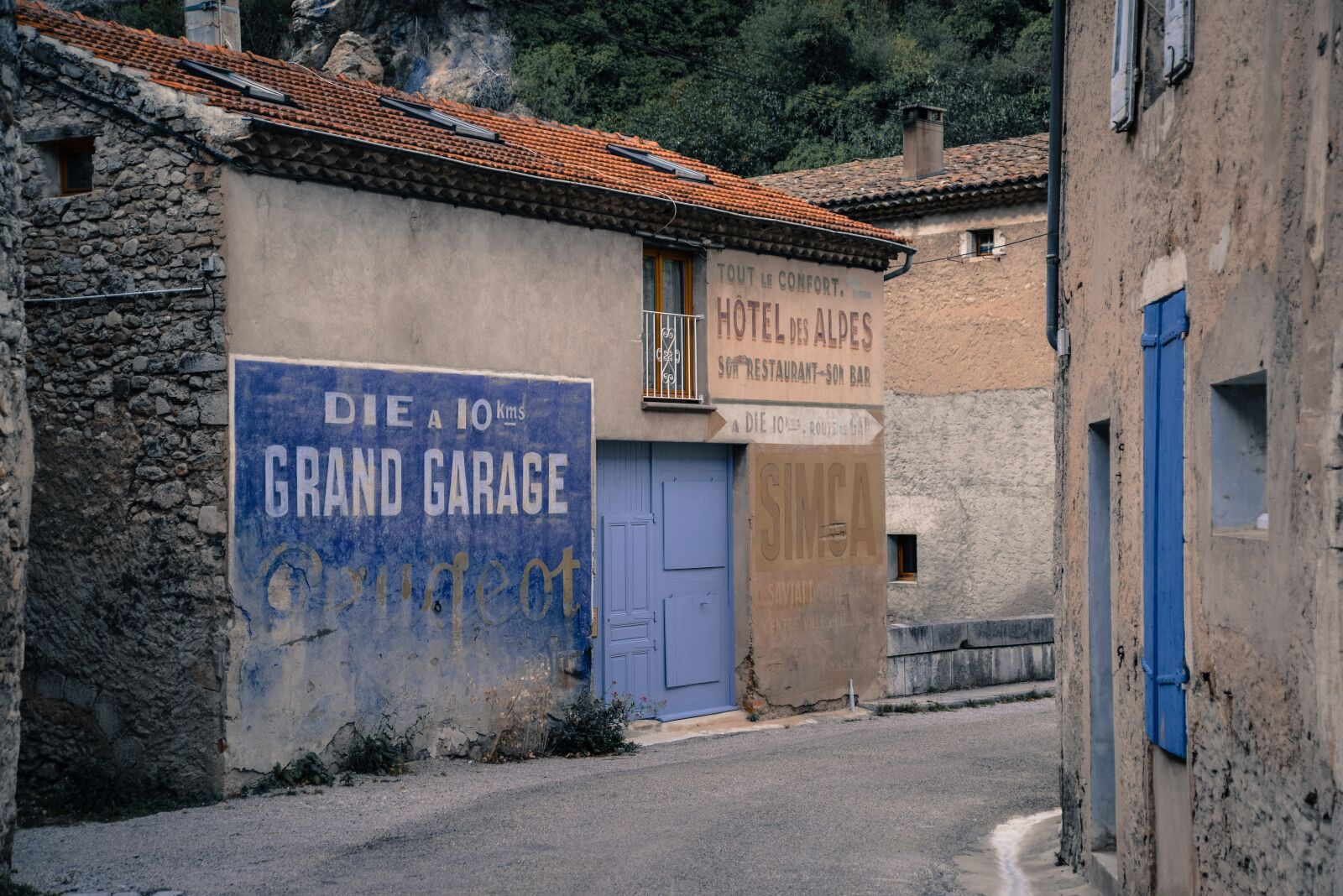 Nikon D610 sample photo. Garage, france, building photography