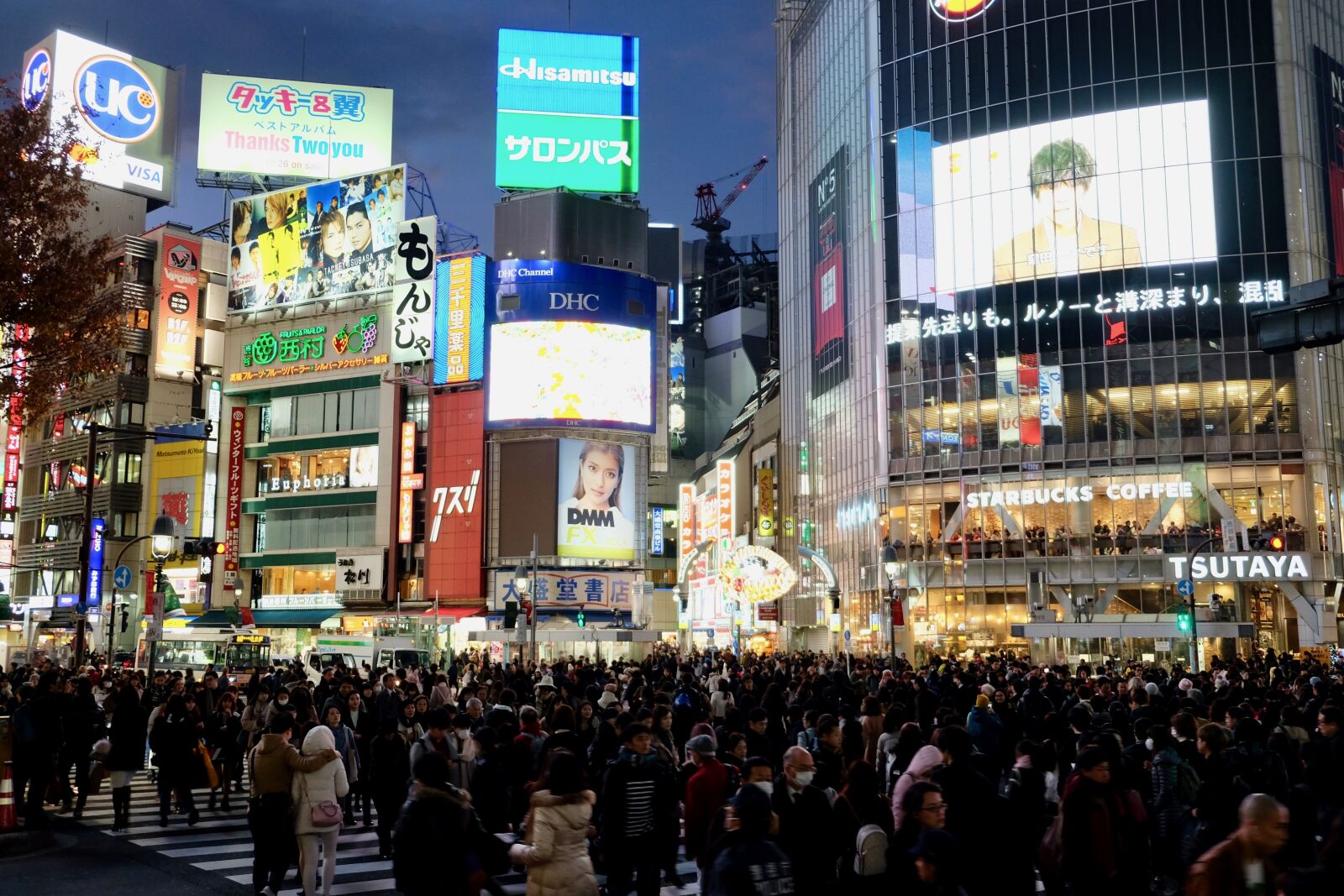 Fujifilm X-T10 sample photo. Crowd, city, scramble road photography