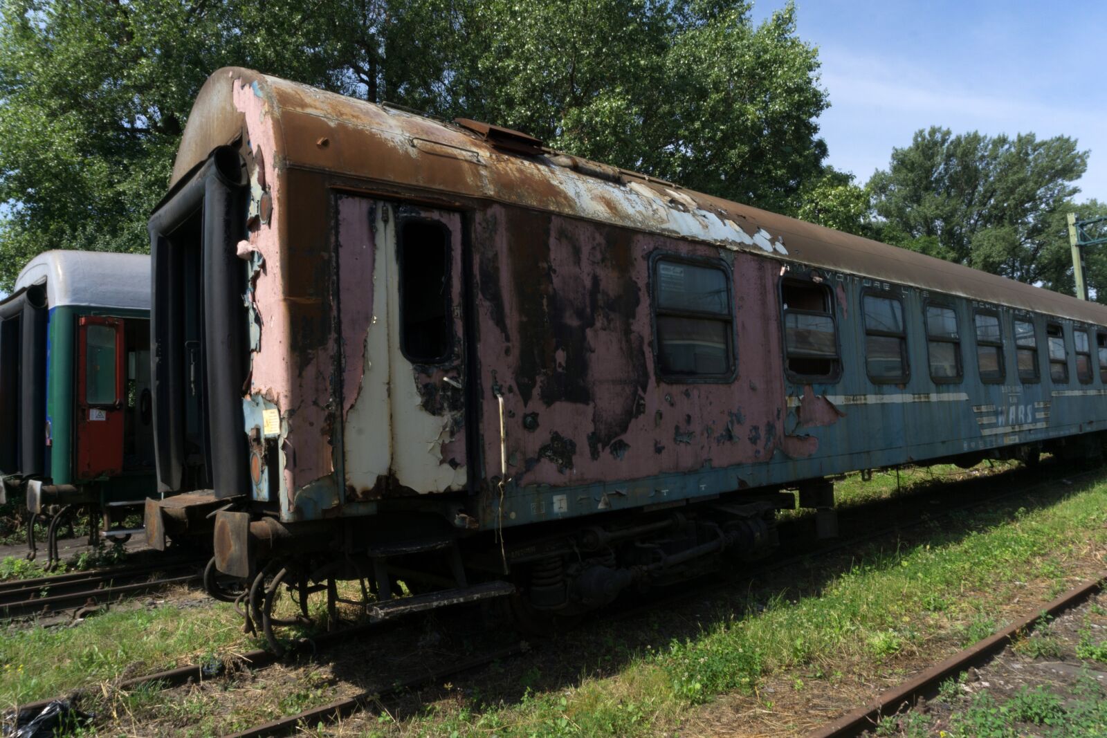 Sony a6000 sample photo. Train, old, green photography
