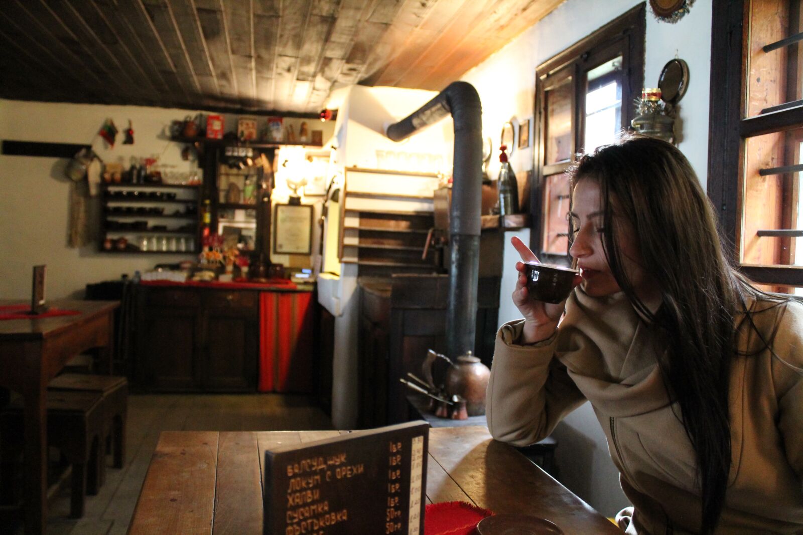 Canon EOS 1100D (EOS Rebel T3 / EOS Kiss X50) sample photo. Coffee, old time, vintage photography