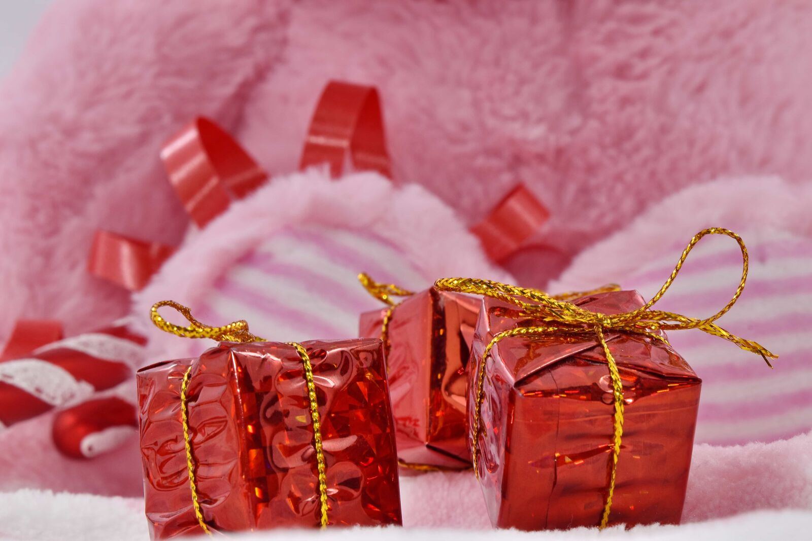 Nikon D5500 sample photo. Birthday, gifts, packages, surprise photography