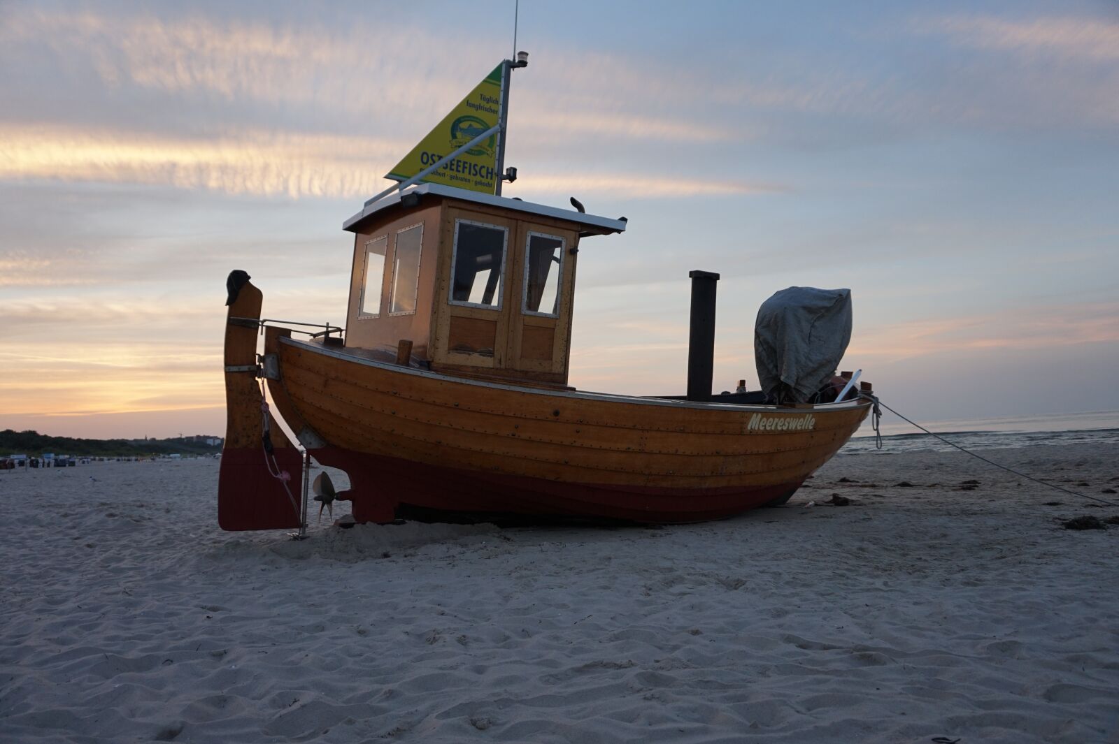 Sony Alpha a5000 (ILCE 5000) sample photo. Beach, boat, ship photography