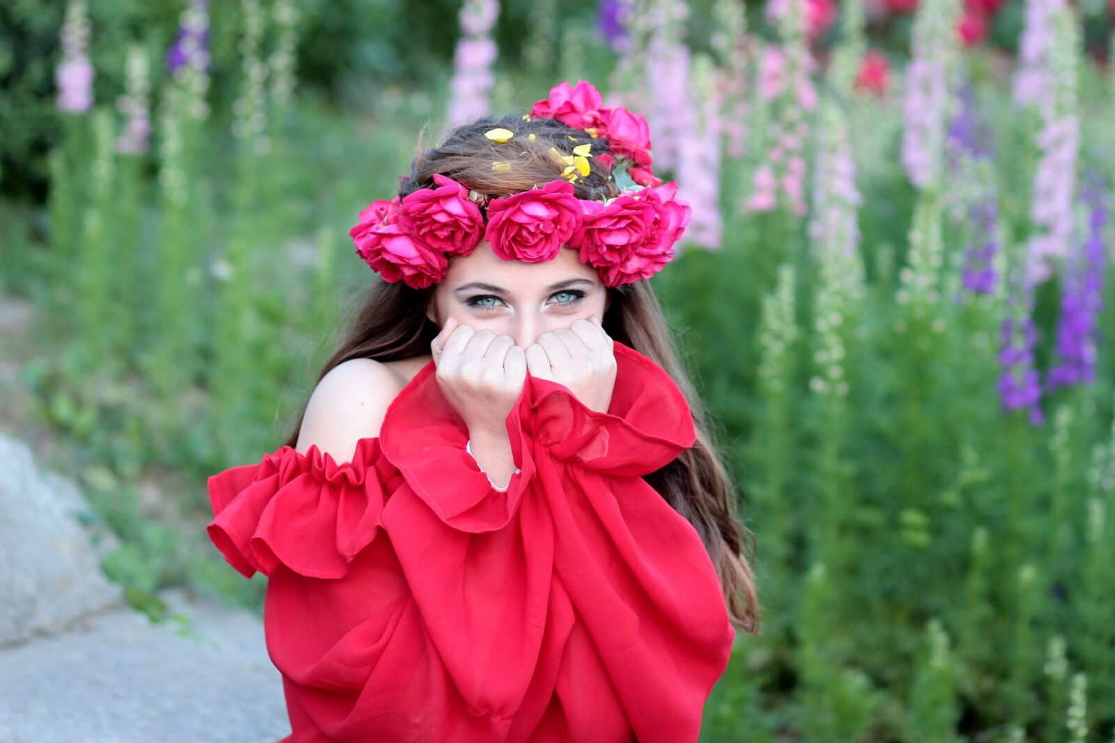 Canon EOS 450D (EOS Rebel XSi / EOS Kiss X2) sample photo. Girl, flowers, wreath photography