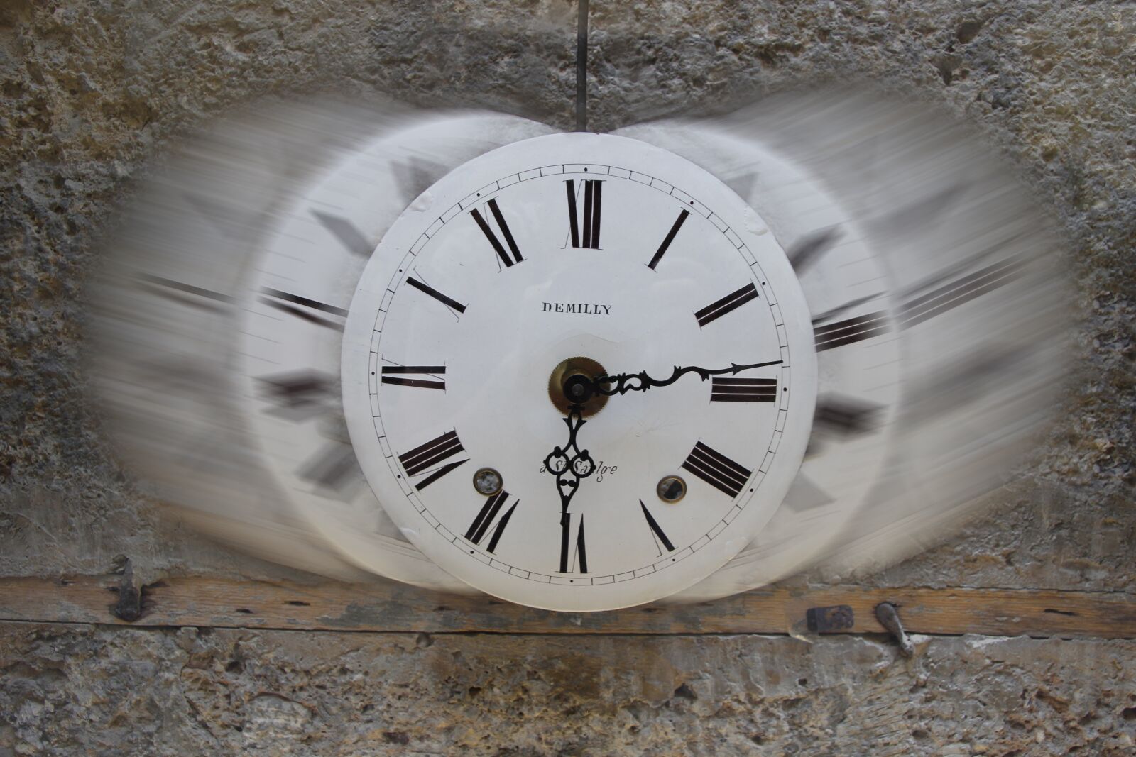 Canon EOS 600D (Rebel EOS T3i / EOS Kiss X5) sample photo. Time, clock, movement photography
