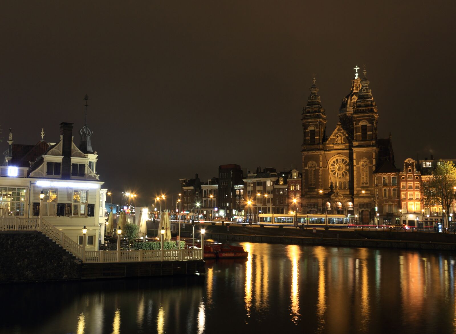 Canon EOS 550D (EOS Rebel T2i / EOS Kiss X4) sample photo. Netherlands, amsterdam, nightview photography