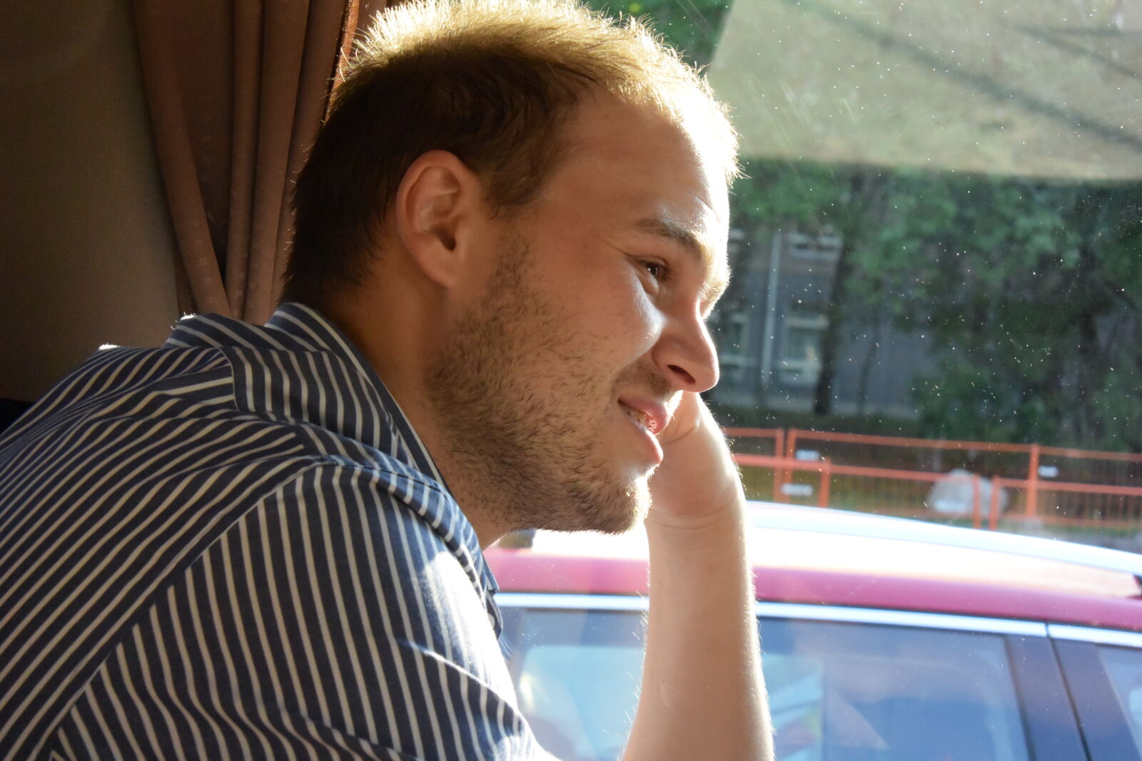 Nikon 1 V3 sample photo. Travelling man photography