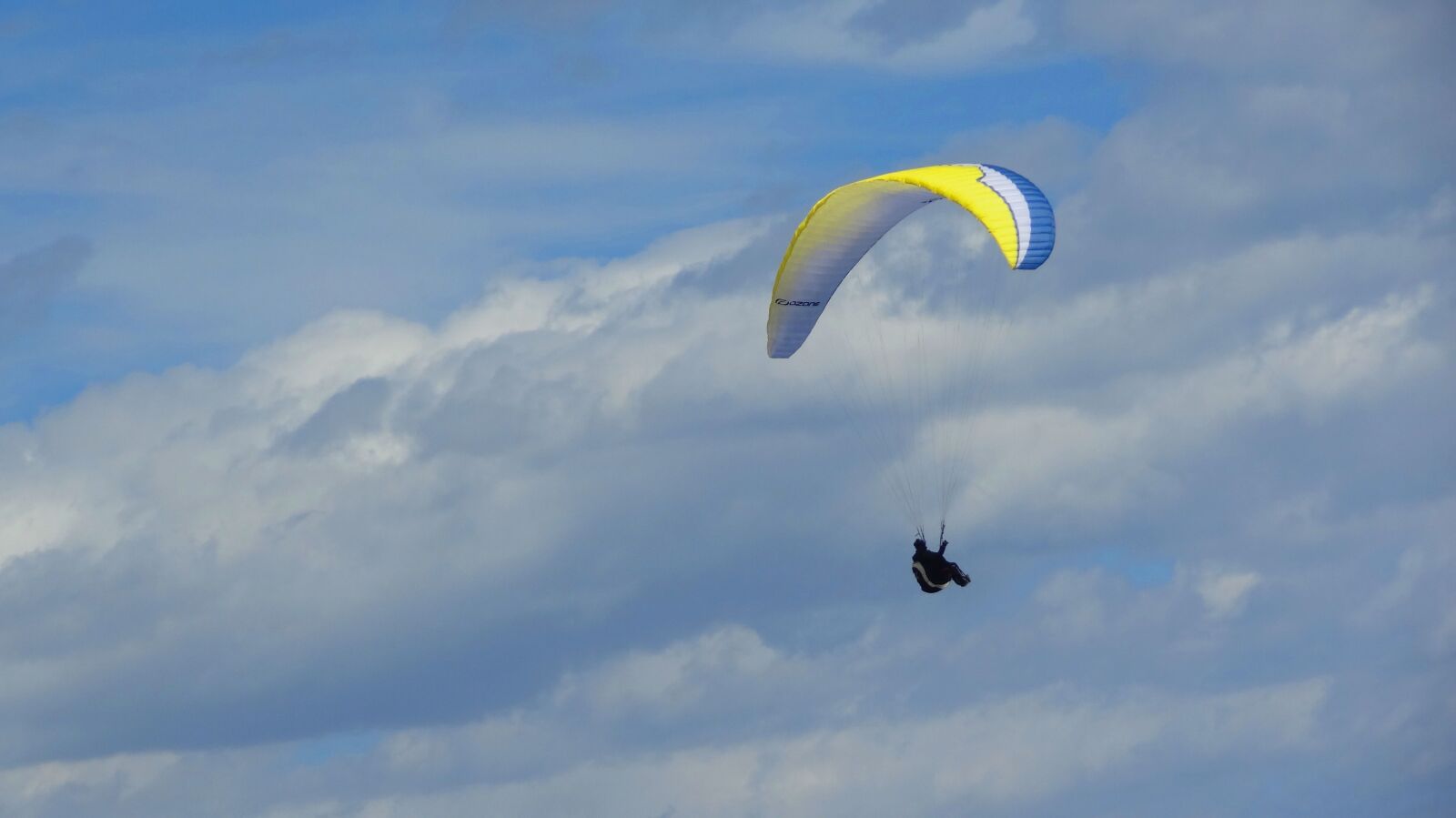 Sony Cyber-shot DSC-HX10V sample photo. Sport, flight with parachute photography