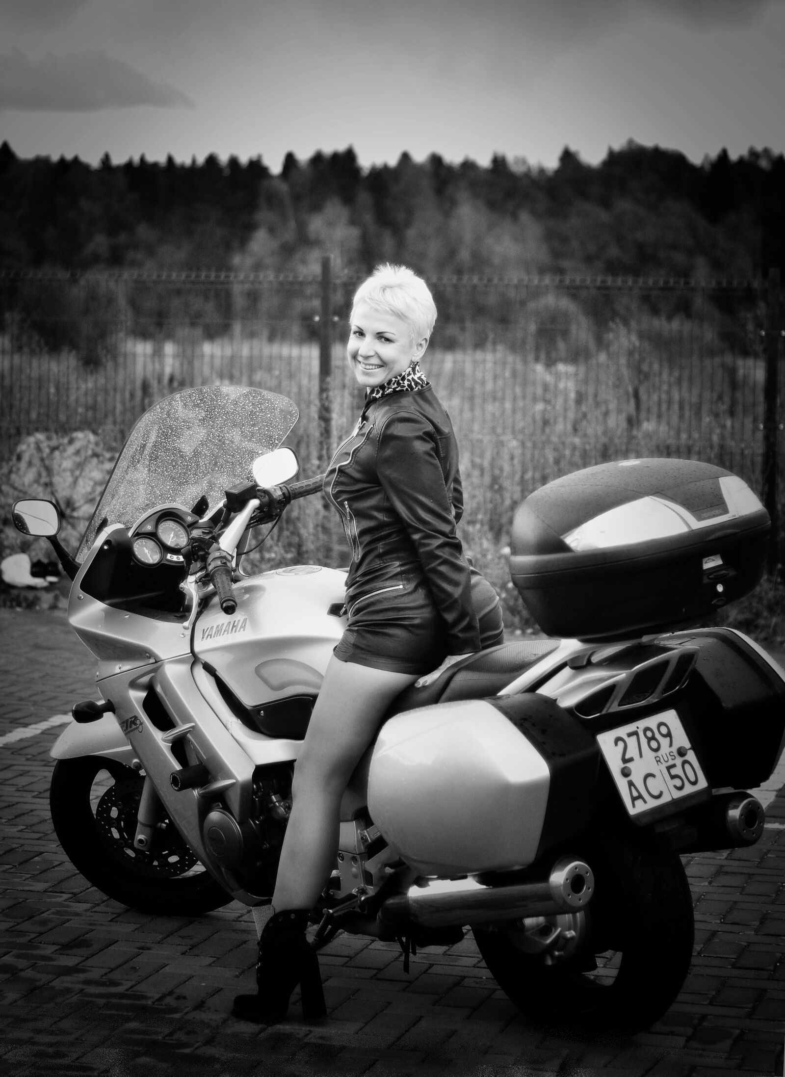 Nikon D90 sample photo. Girl, motorcycle, yamaha photography