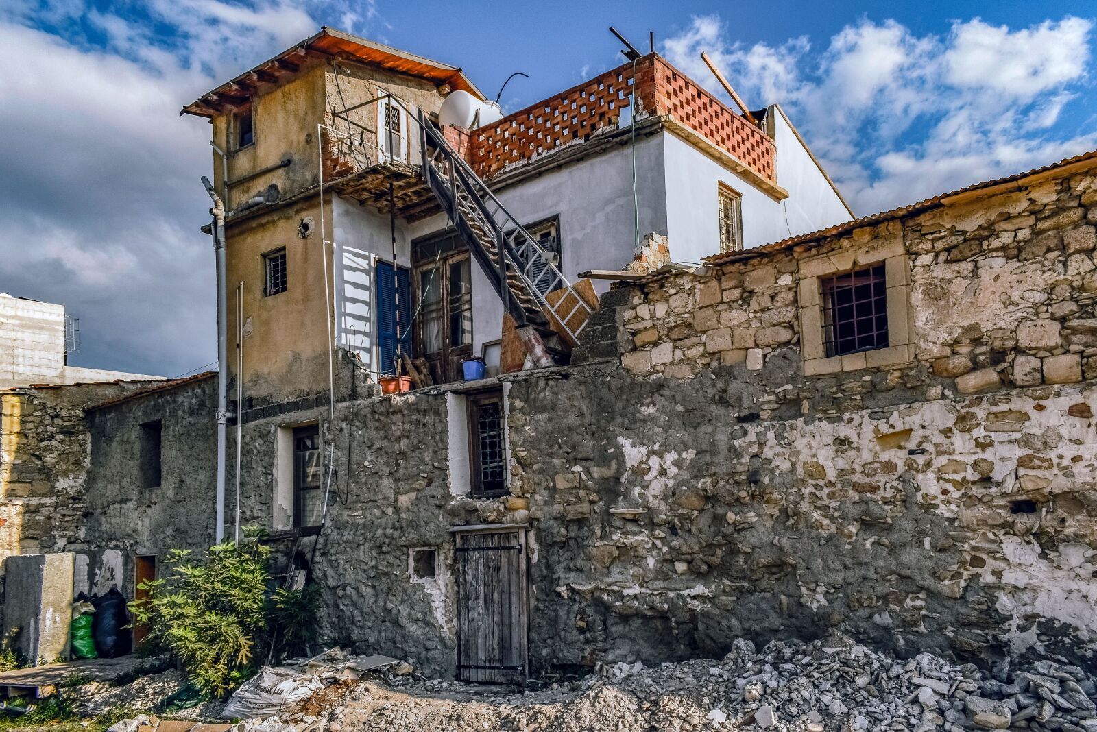 Nikon D3300 sample photo. Old house, abandoned, building photography