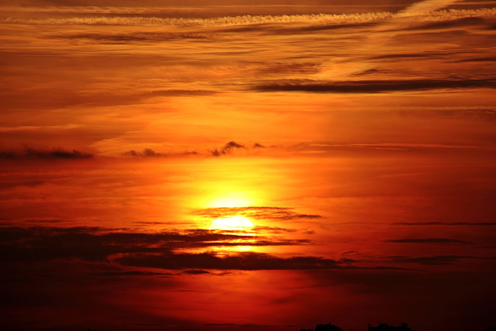 Canon EOS 650D (EOS Rebel T4i / EOS Kiss X6i) sample photo. Sunset, sun, clouds photography