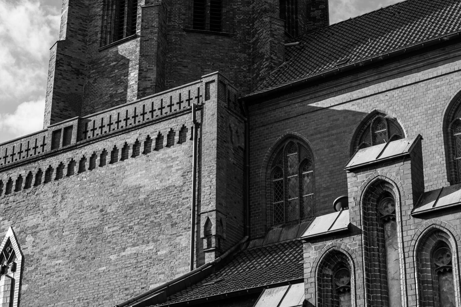 Canon EOS 7D Mark II sample photo. Church, black, white photography