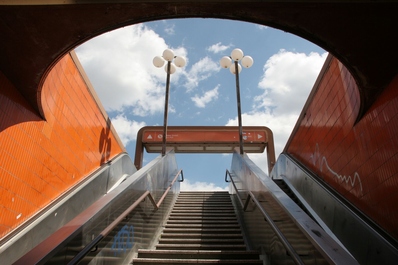 Canon EOS 20D sample photo. Tunnel, passage, architecture photography