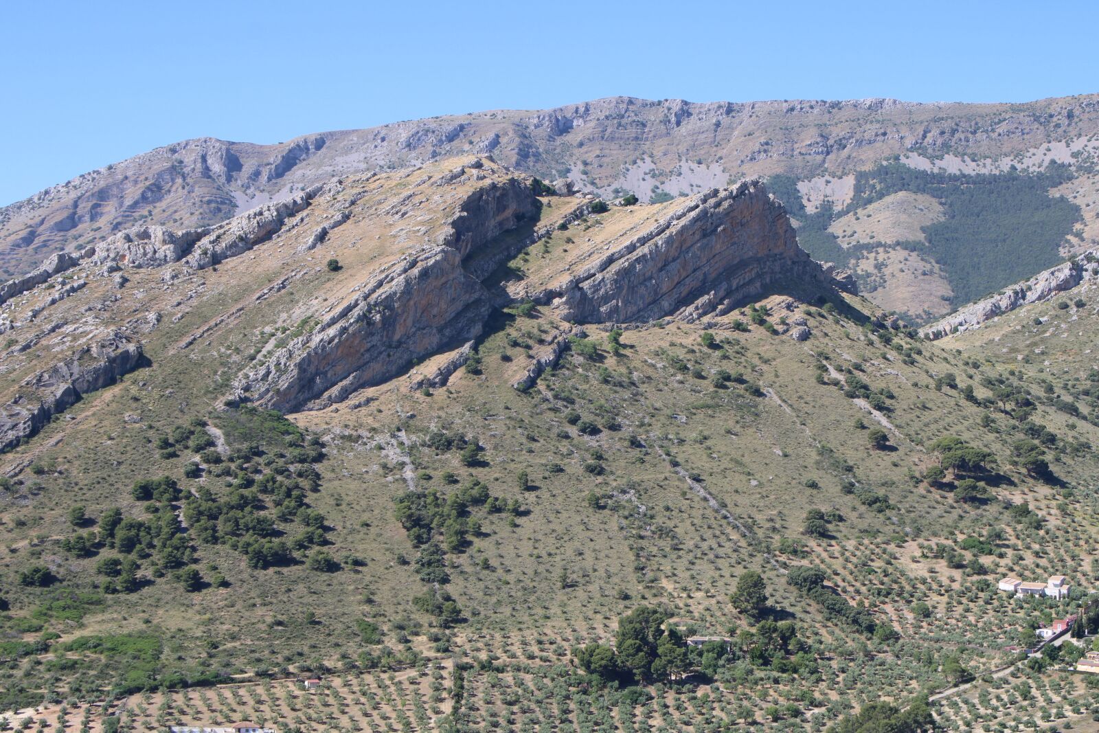 Canon EOS 2000D (EOS Rebel T7 / EOS Kiss X90 / EOS 1500D) sample photo. Jaen, landscapes, montes photography