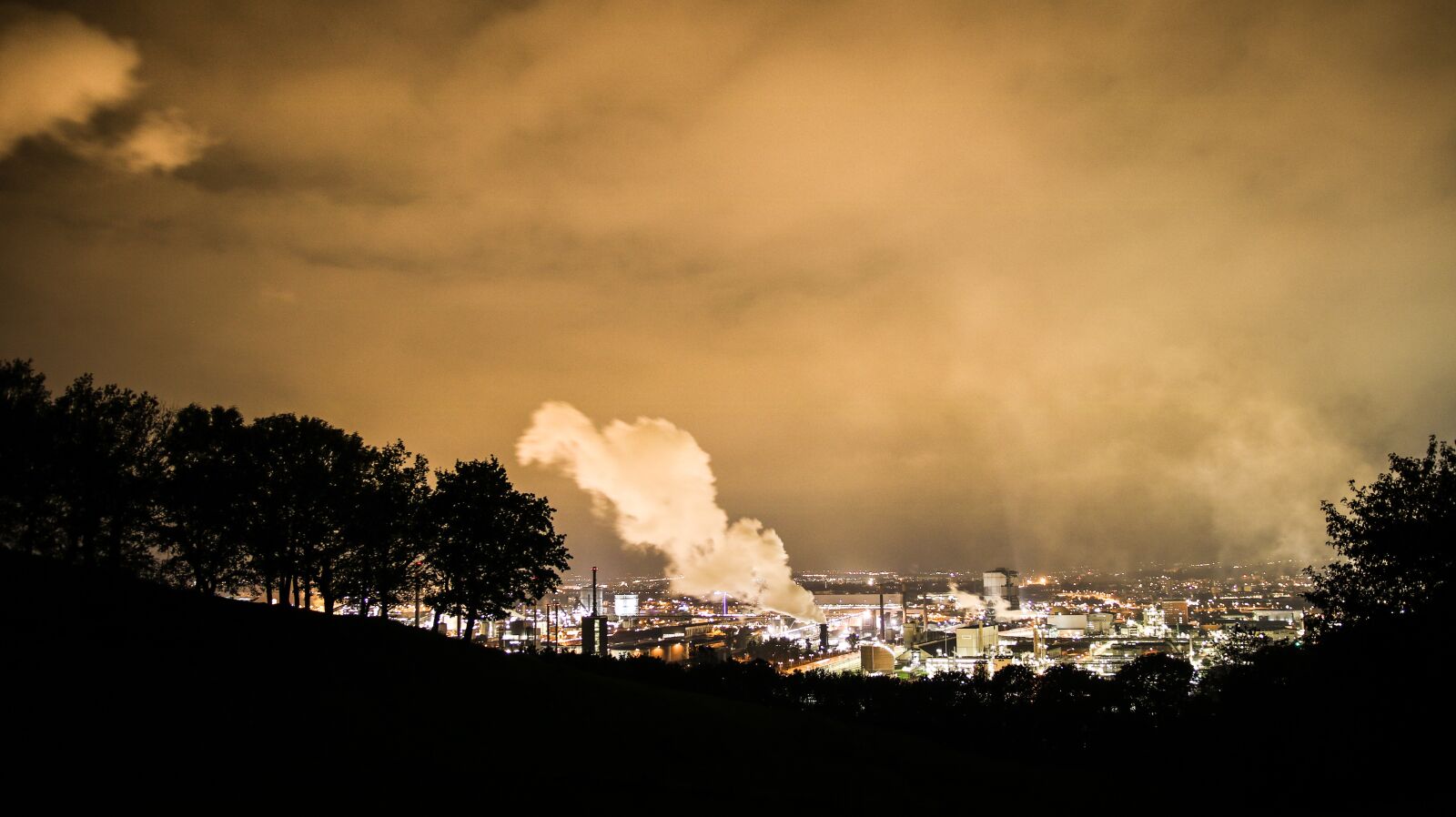 Canon 18-35mm sample photo. Industry, overview, steam photography
