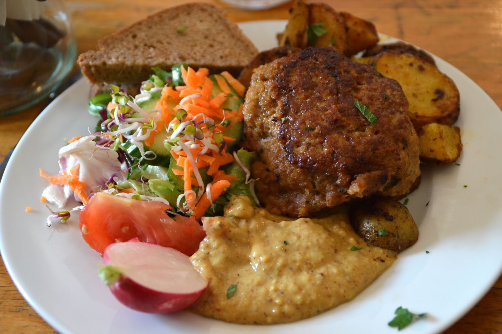 Nikon D3200 sample photo. Food, meat, meal photography
