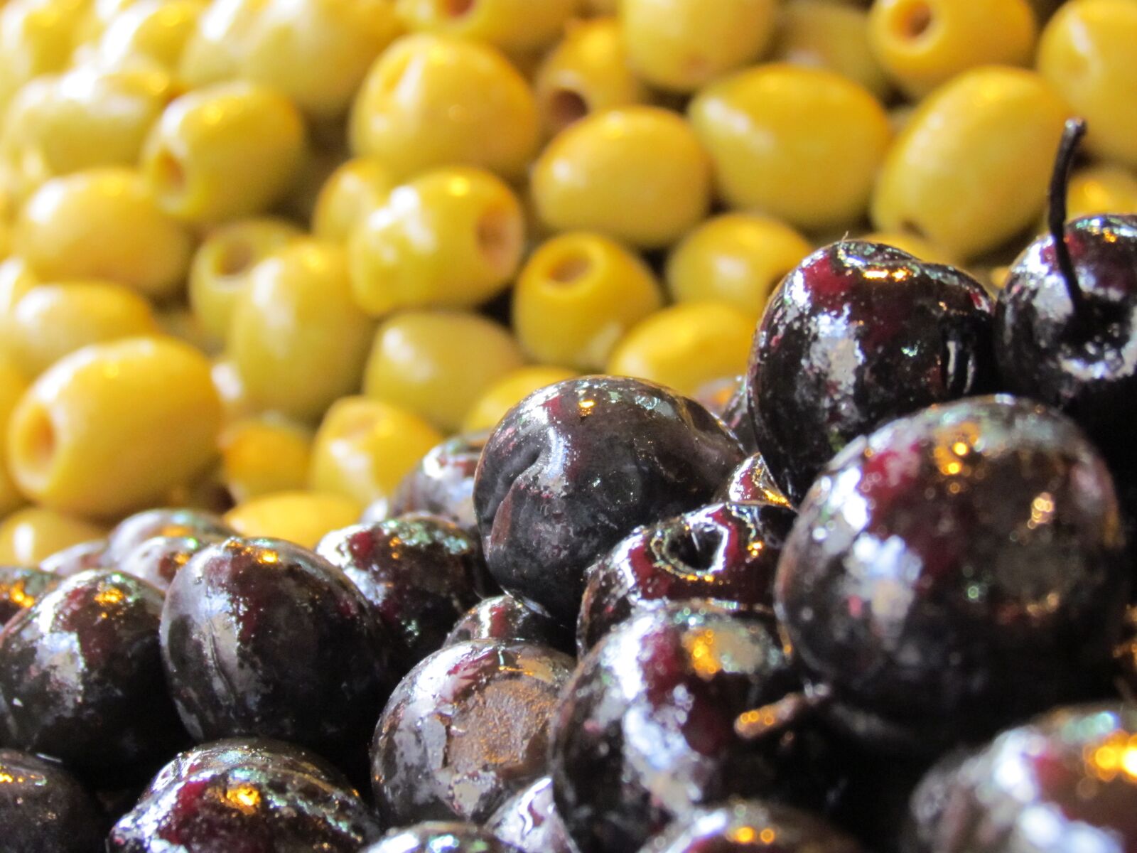 Canon PowerShot SX30 IS sample photo. Market, black olives, green photography