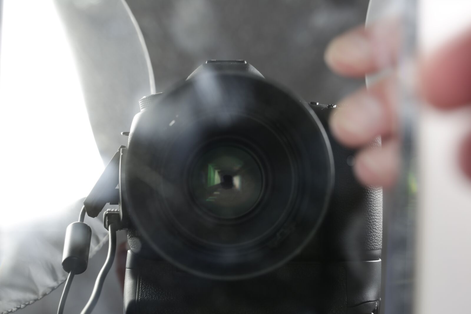 Canon EOS 5D Mark III + Canon EF 100mm F2.8L Macro IS USM sample photo. Camera, mirror, recording photography