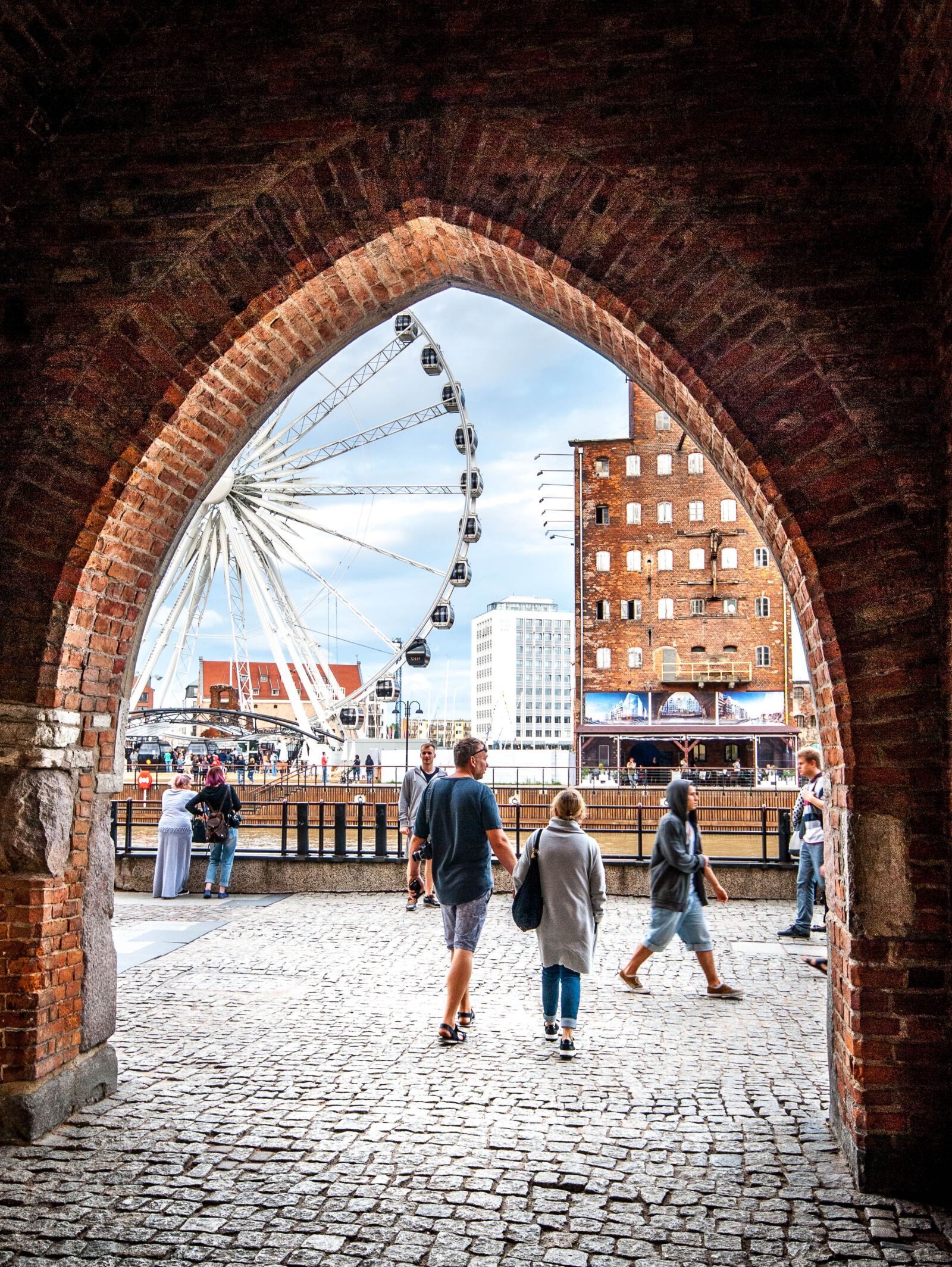 Nikon D60 sample photo. Arch, ferris wheel, city photography