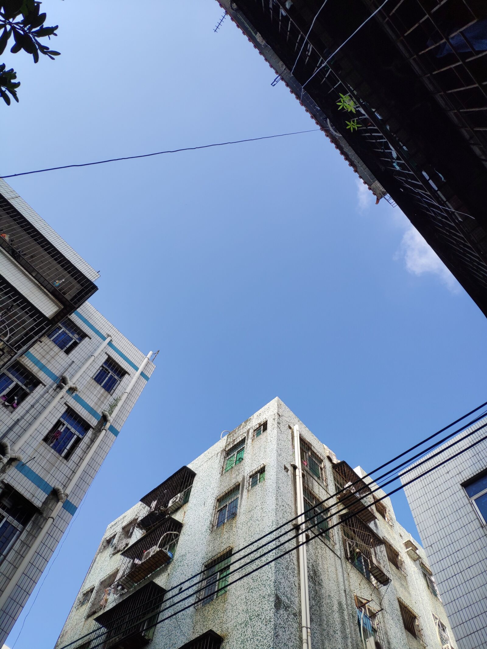 Xiaomi MIX 2S sample photo. Houses, patio, sky photography