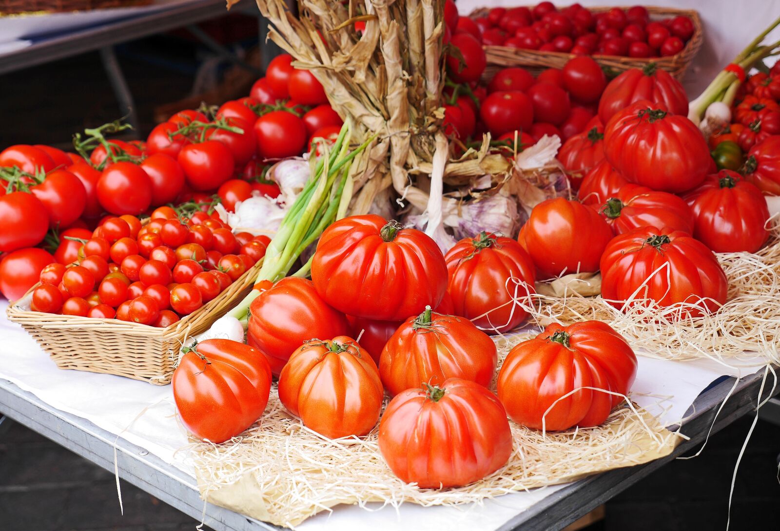 Panasonic Lumix DMC-GH3 sample photo. Tomatoes, farmers local market photography