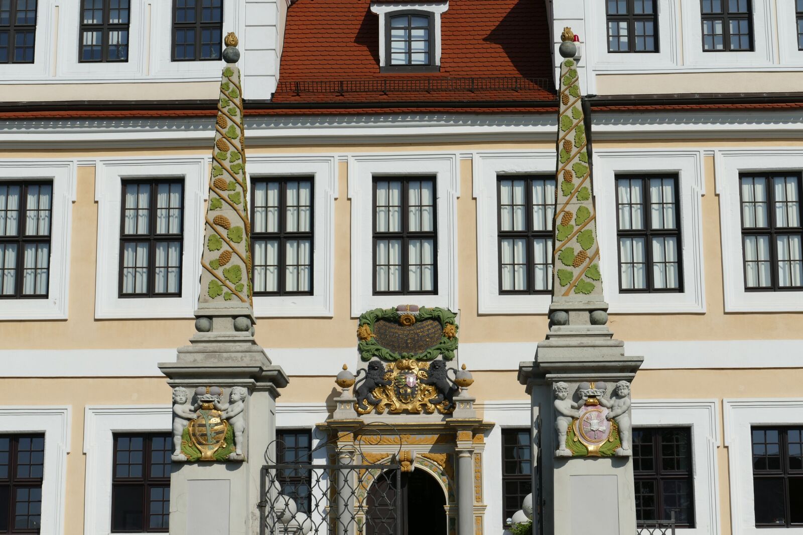 Panasonic Lumix DMC-FZ1000 sample photo. Delitzsch, saxony-anhalt, castle photography
