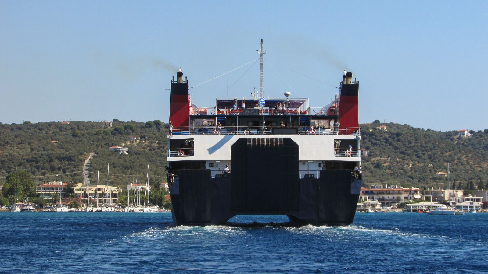 Canon PowerShot SX400 IS sample photo. Departure, boat, ship photography