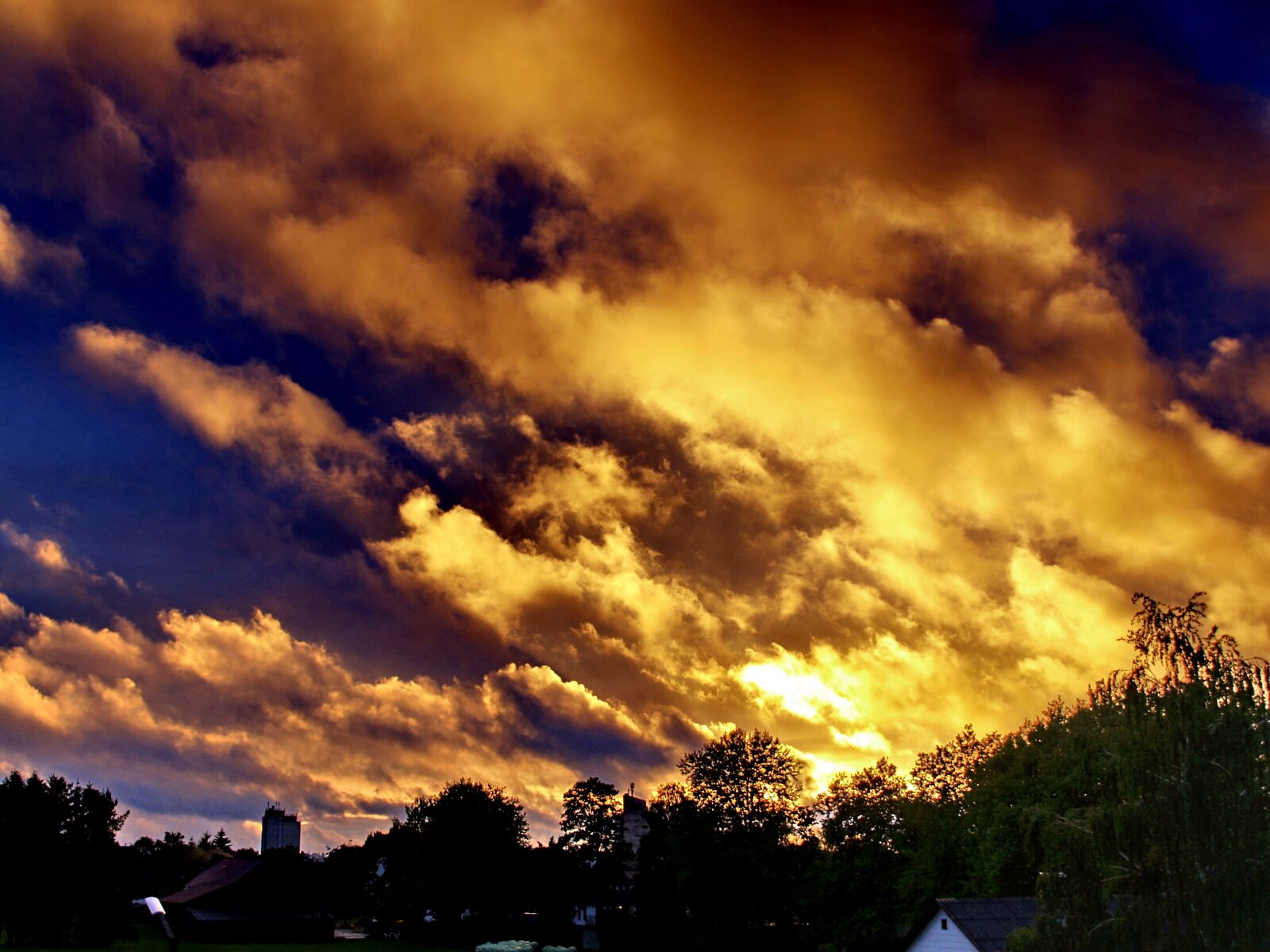 Olympus E-330 (EVOLT E-330) sample photo. Sunset, clouds, sky photography