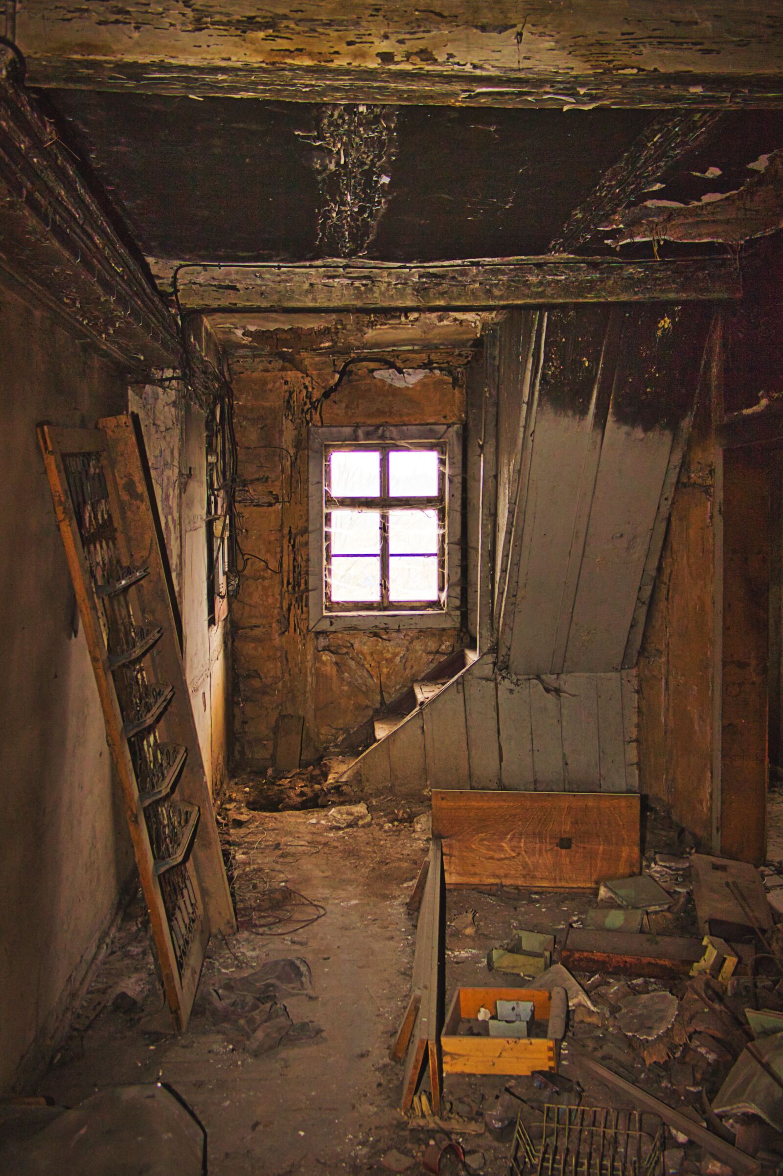 Canon EOS 600D (Rebel EOS T3i / EOS Kiss X5) sample photo. Lost place, old, forget photography