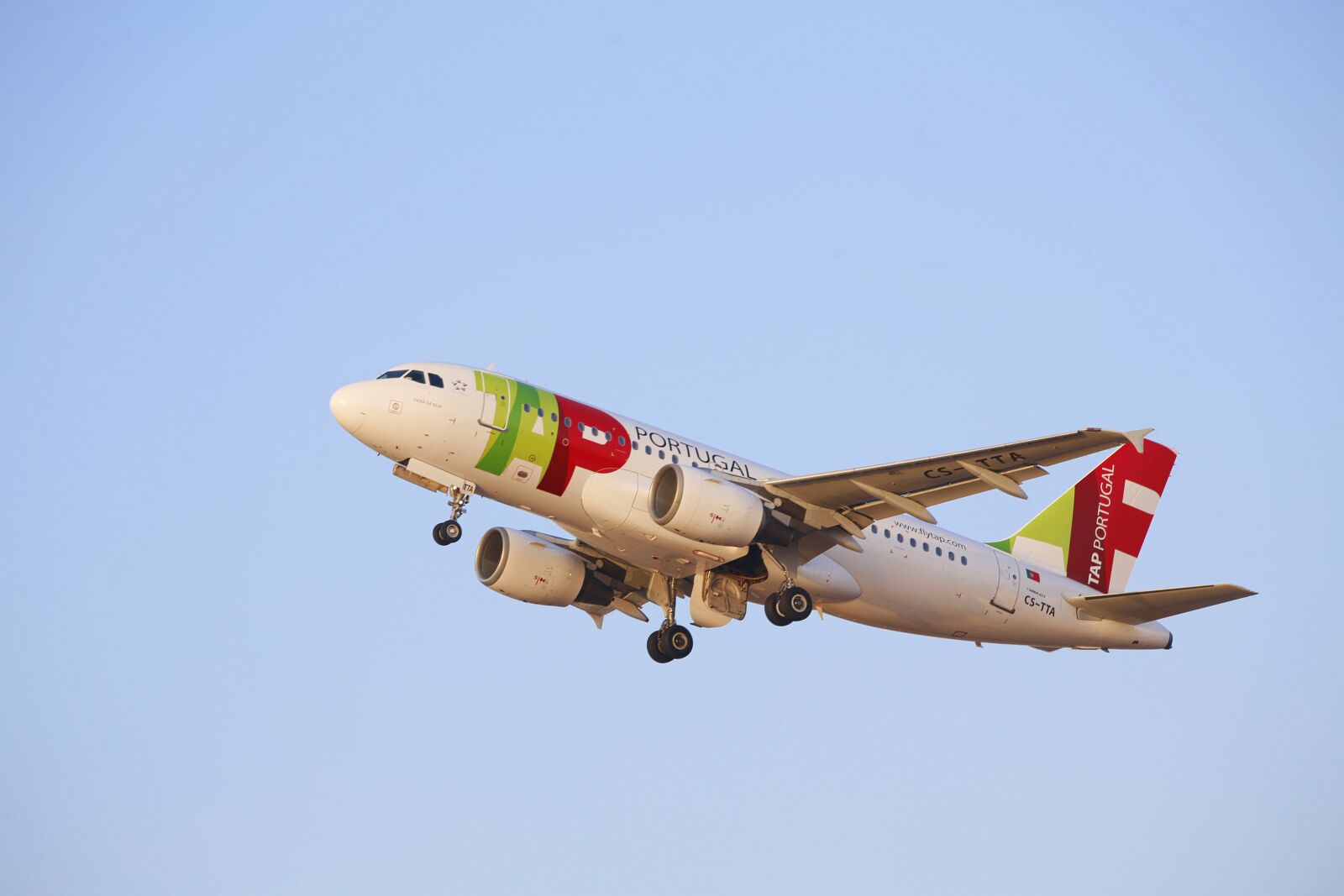 Canon EOS 5D Mark III sample photo. Aircraft, take off, aircraft photography