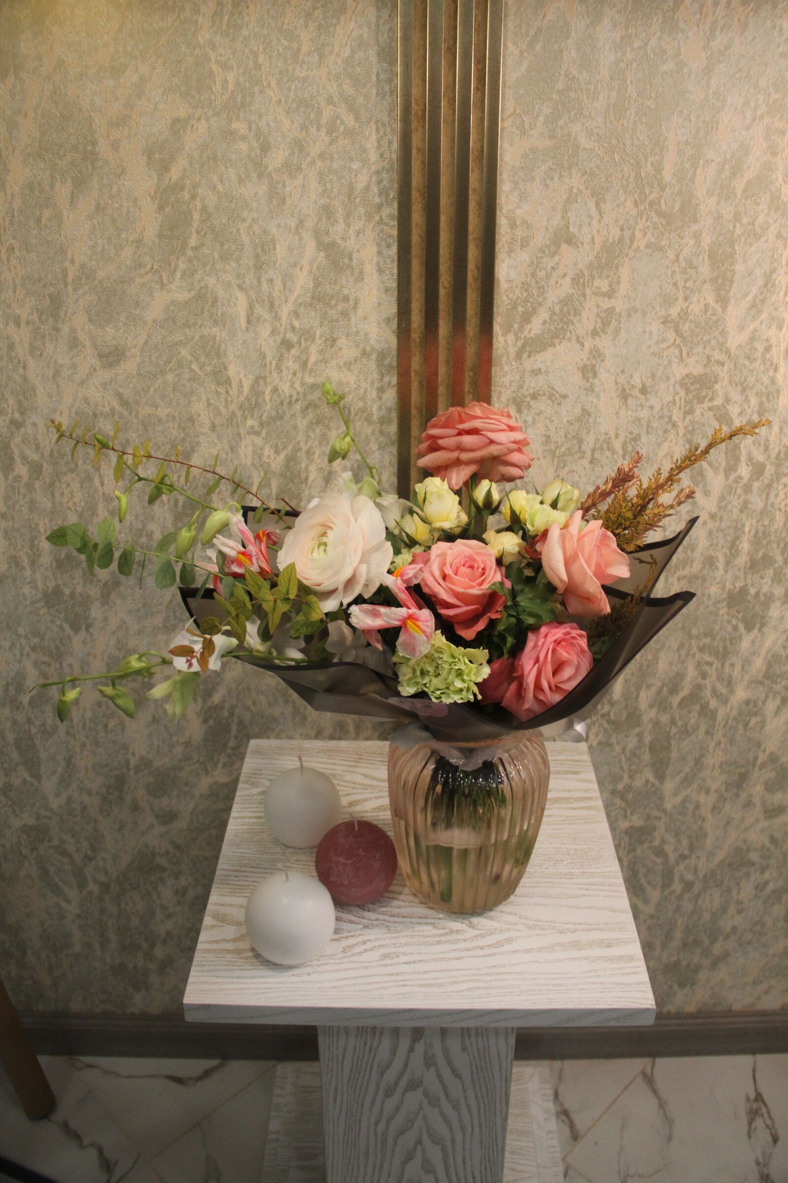 Canon EOS 7D sample photo. Bouquet, light, the roses photography
