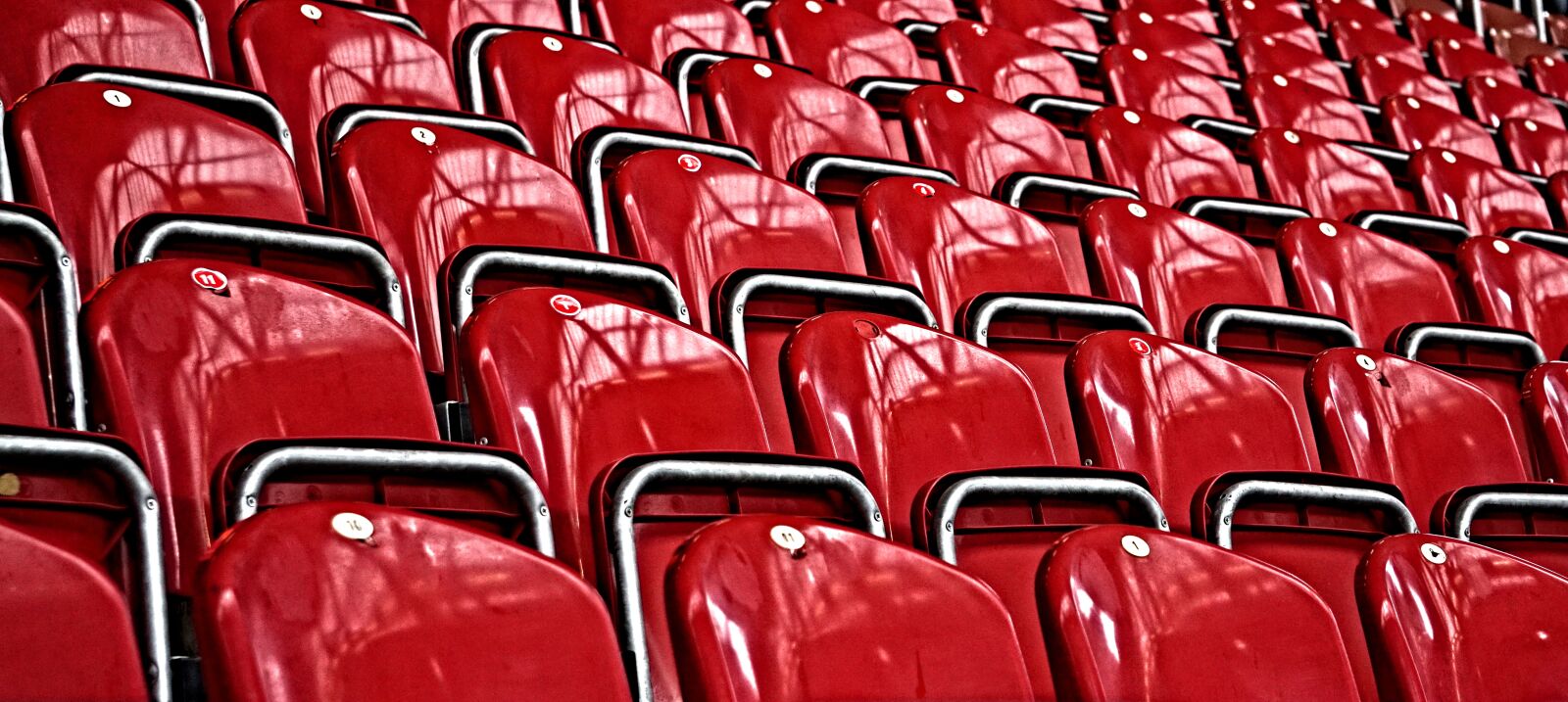 Sony Alpha a5000 (ILCE 5000) + Sony E 55-210mm F4.5-6.3 OSS sample photo. Grandstand, seat, audience photography