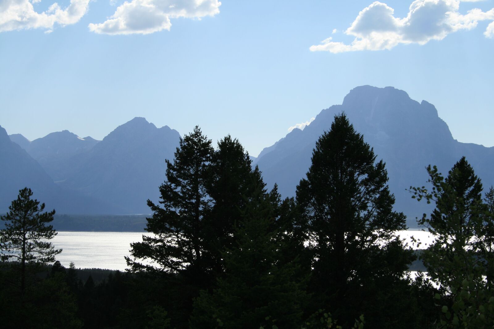 Canon EOS 400D (EOS Digital Rebel XTi / EOS Kiss Digital X) sample photo. Mountain, lake, mountain landscape photography